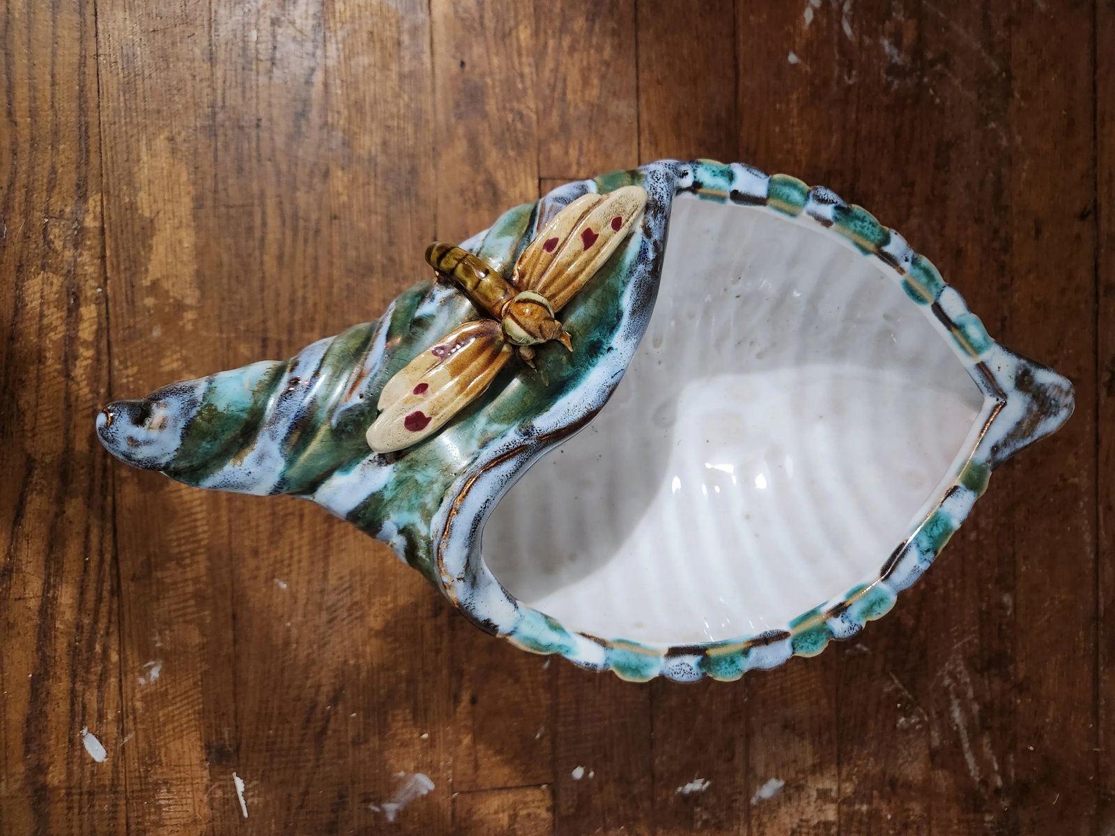 Mid 20th Century French Majolica Style Hand Painted Planter With Frogs, Dragonfly and Sea Shell - 9
