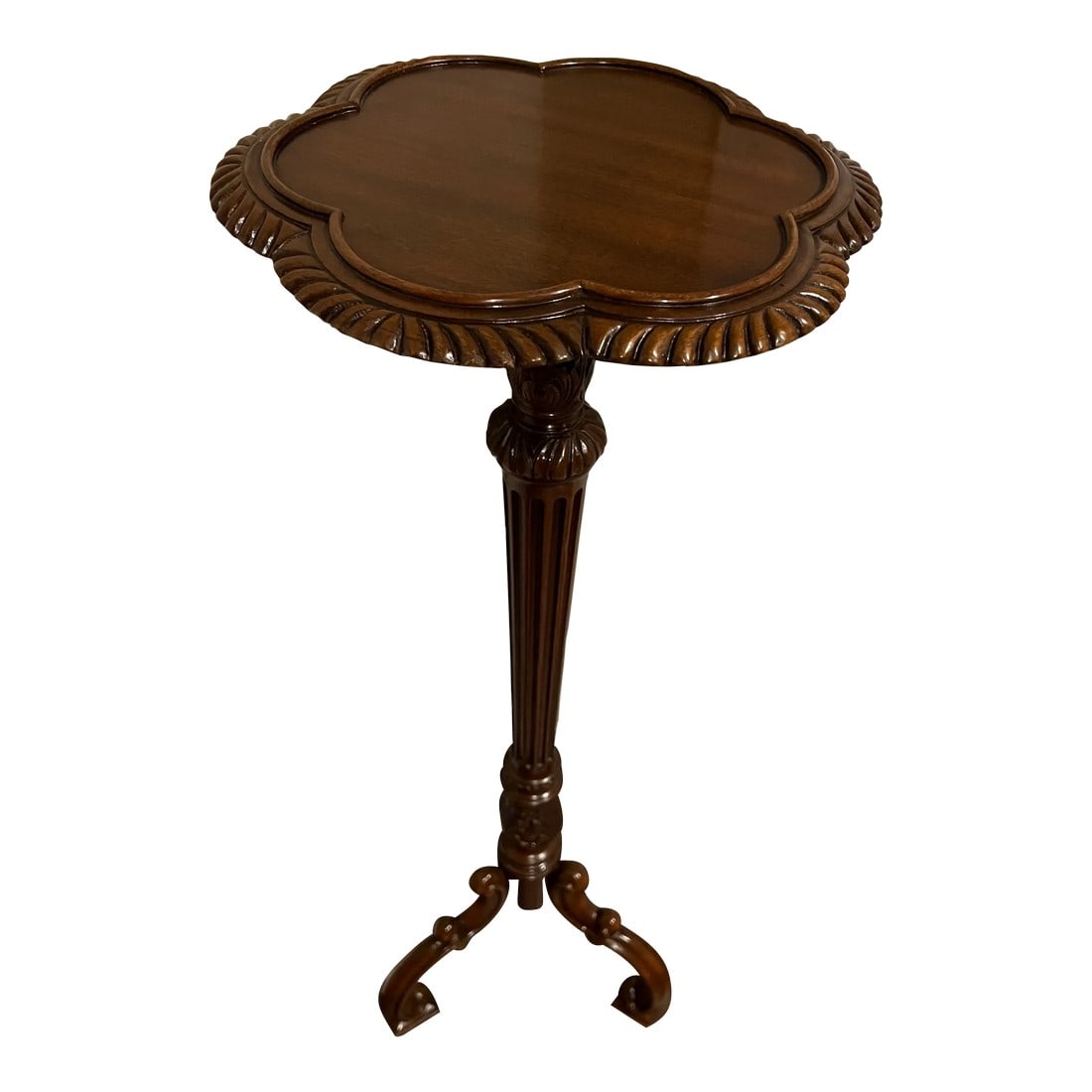 Vintage Carved Mahogany Pedestal Plant Stand: Beautiful carved mahogany pedestal with a scalloped border and carved edge. Lots of details adorn this lovely piece. Condition: Alterations: Original Condition Unaltered Imperfections: Some