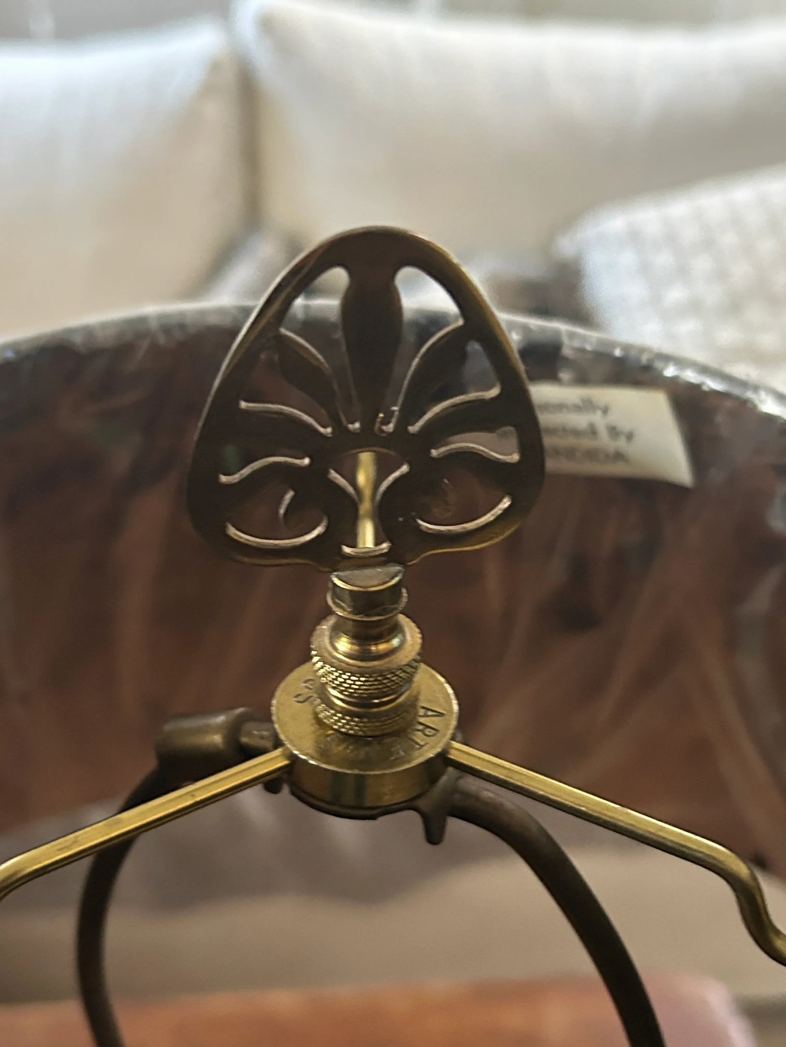 Vintage Black Lacquer and Gold Chinoiserie Table Lamp and Shade - 10