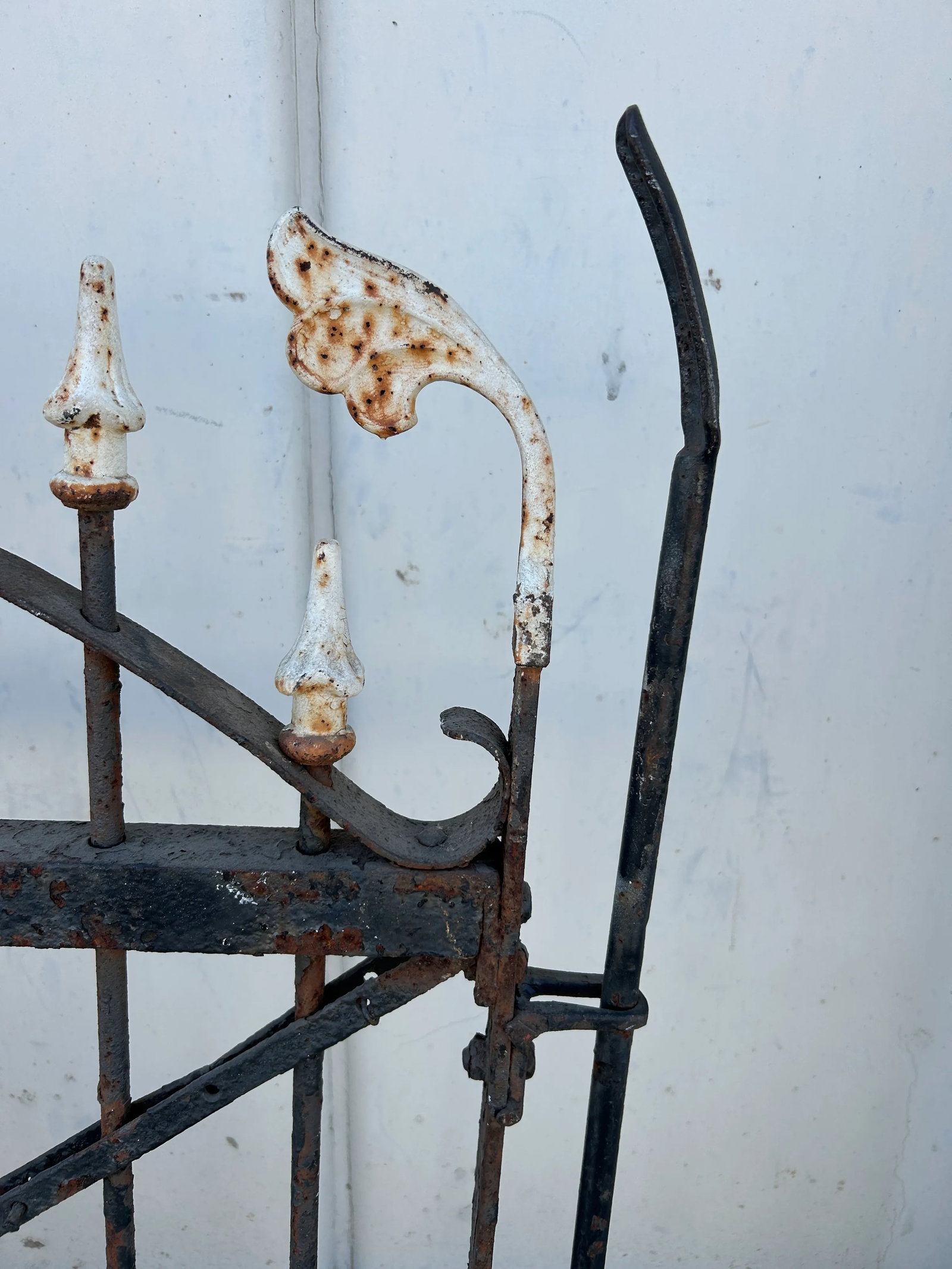 Antique Rustic Wrought Iron Painted Gate - 3