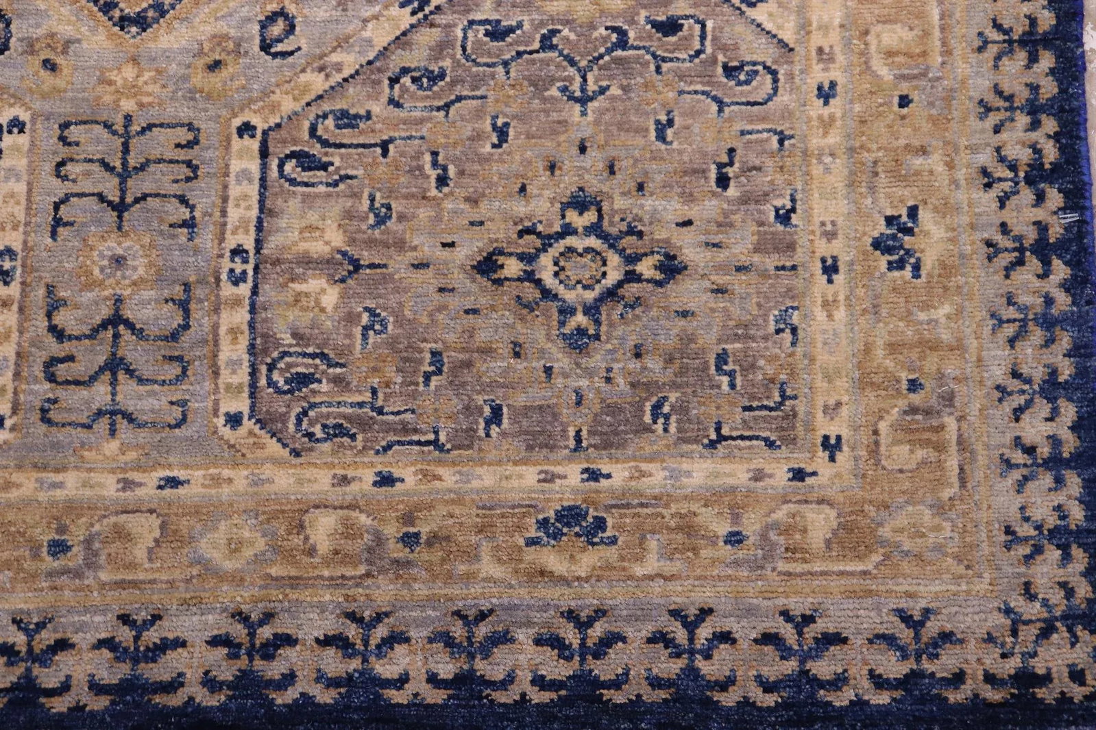 Oriental Ziegler Blue Beige Hand-Knotted Wool Rug - 4'11'' X 6'7'' - 8