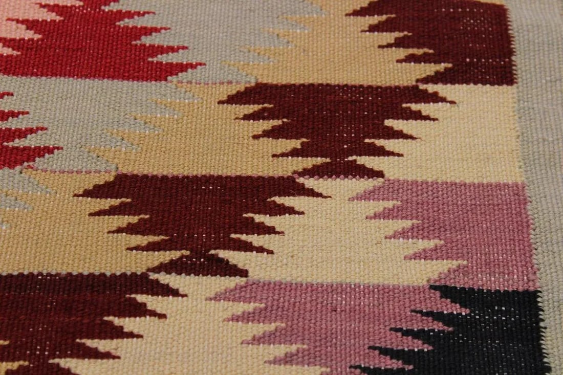 Geometric Kilim Red Hand-Woven Wool Rug -4"²8"³ × 6"²4"³ - 4