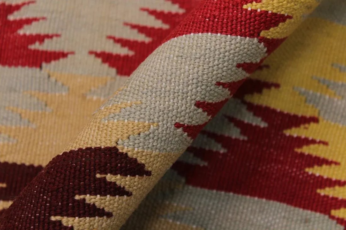 Geometric Kilim Red Hand-Woven Wool Rug -4"²8"³ × 6"²4"³ - 6