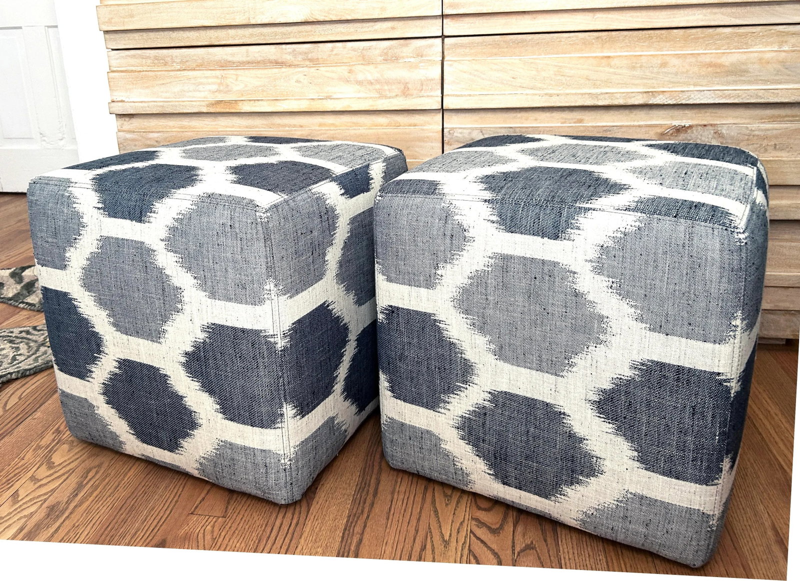 Lee Industries Cabot Denim Woven Ikat Honeycomb Pattern Fabric Cover Rolling Cocktail Ottoman Stool, - 4
