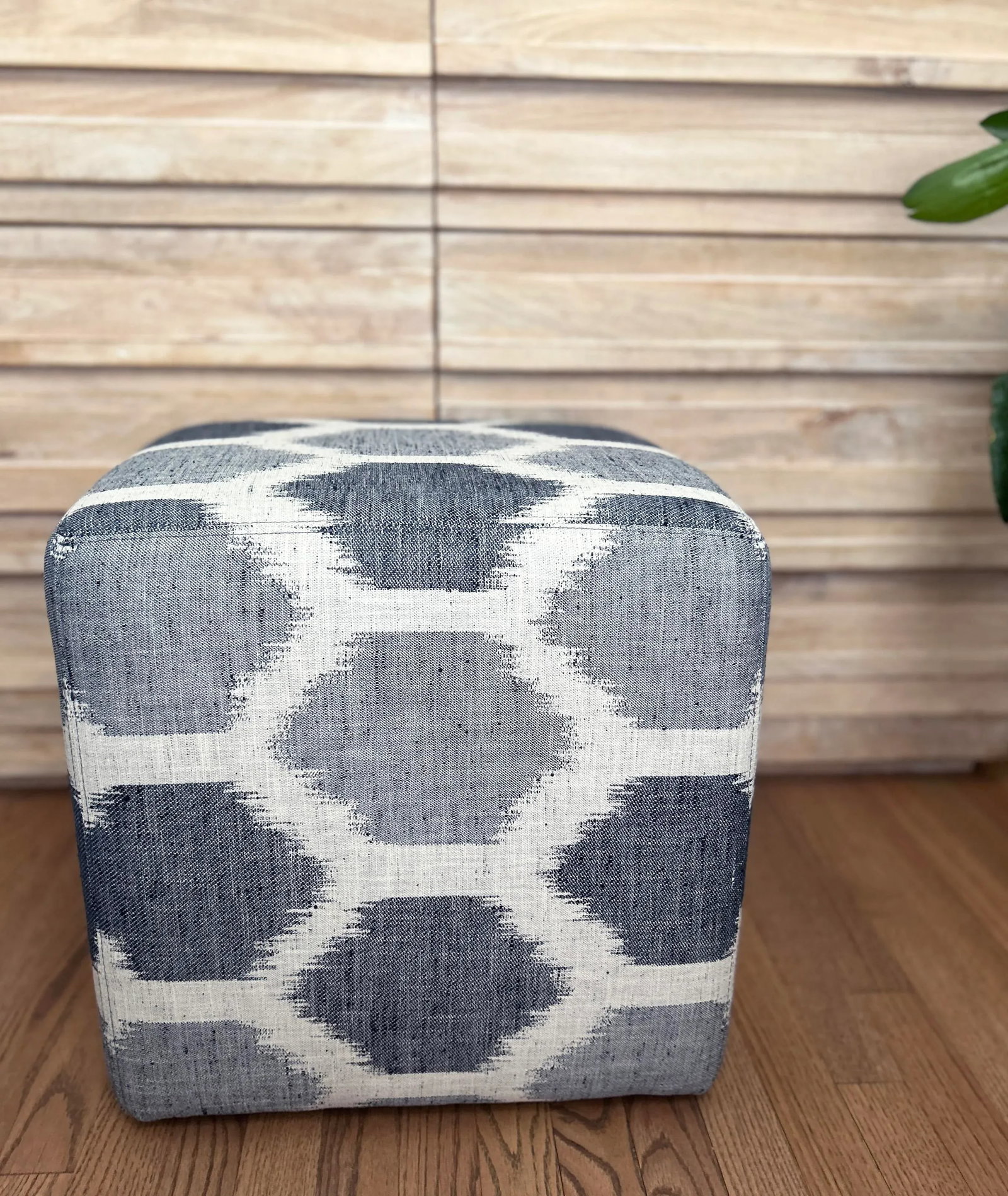 Lee Industries Cabot Denim Woven Ikat Honeycomb Pattern Fabric Cover Rolling Cocktail Ottoman Stool, - 5