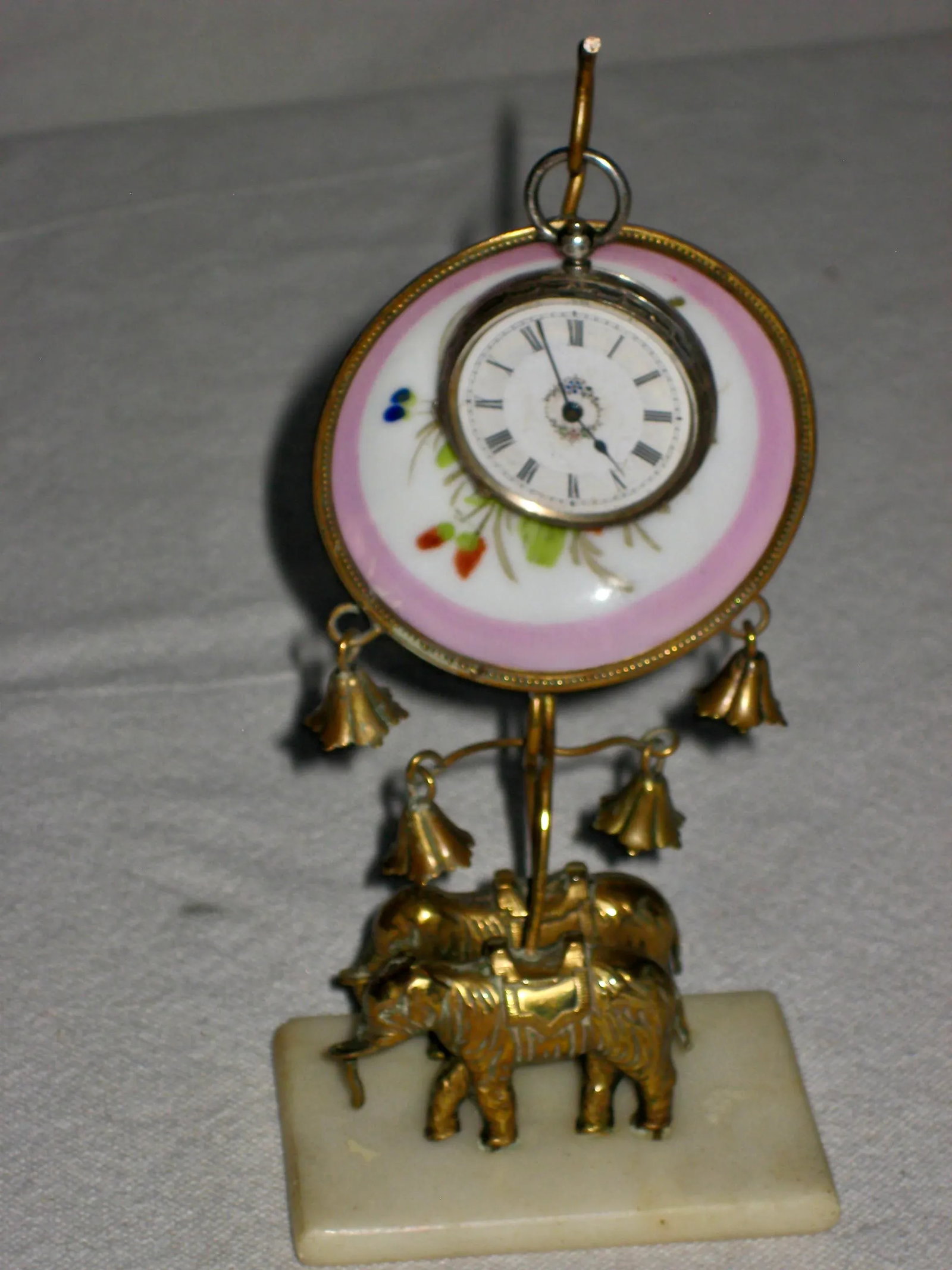 Mid 19th Century French Napoleon III Porcelain Pocket Watch Holder With an Elephant - 7