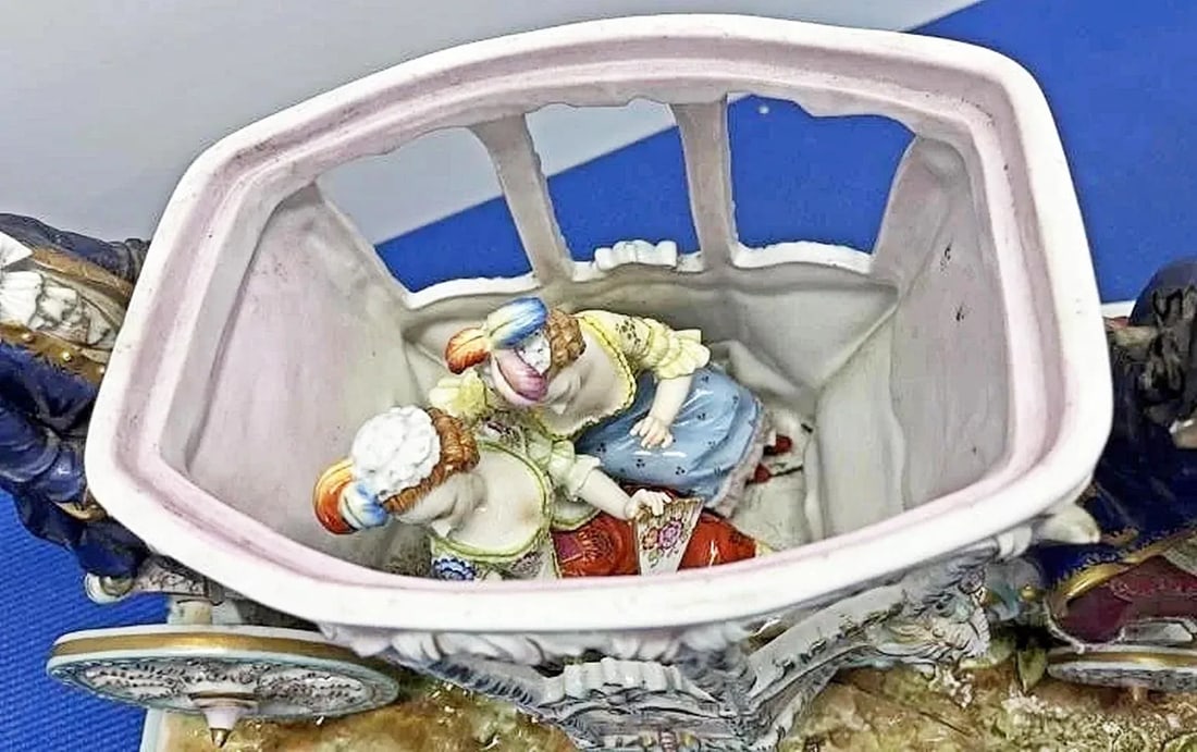 Late 19th Century Capodimonte Style Luigi Fabris Monumental Porcelain Coach - 6