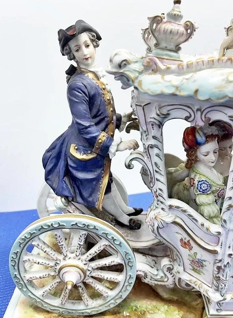 Late 19th Century Capodimonte Style Luigi Fabris Monumental Porcelain Coach - 8