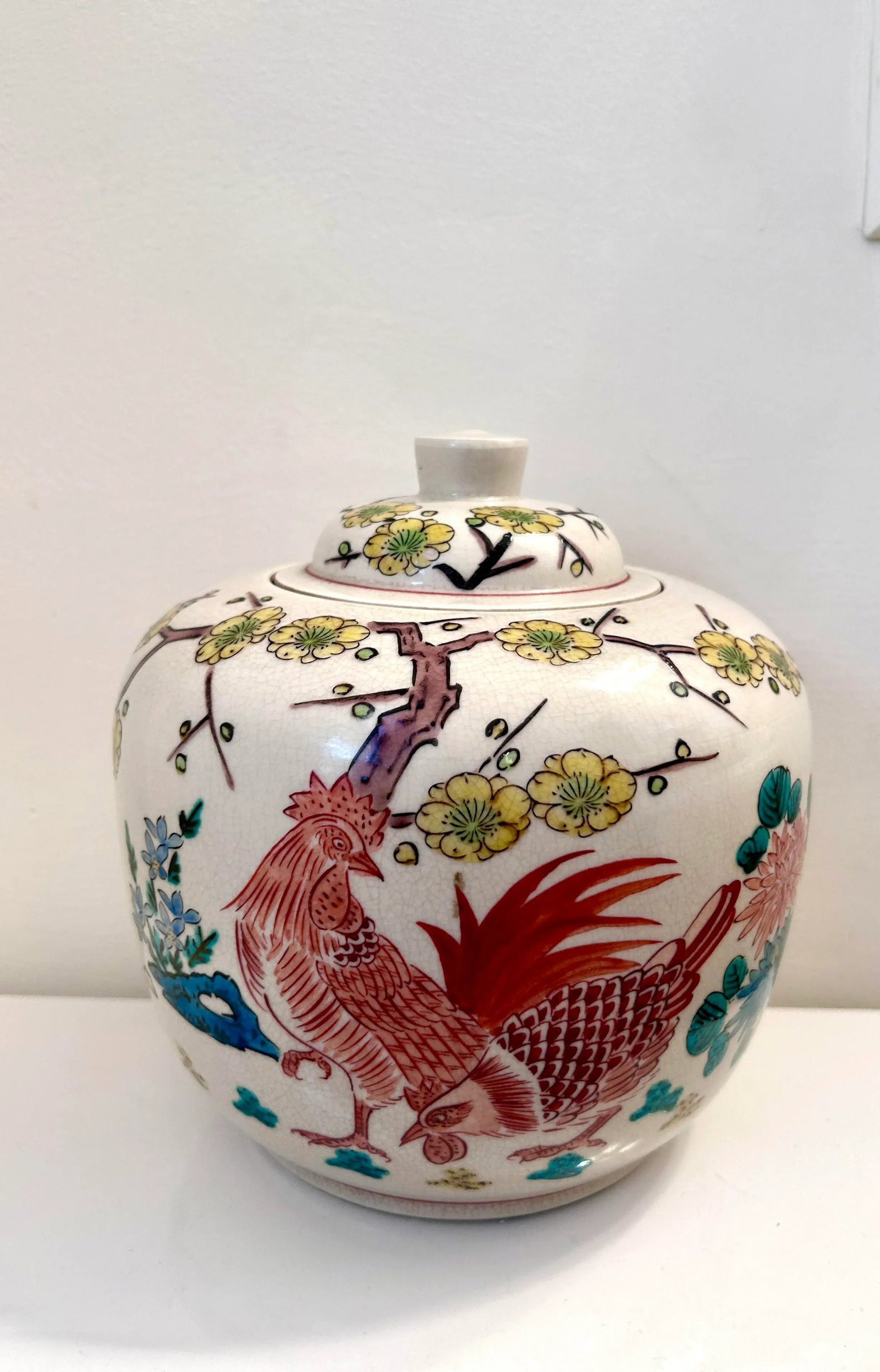 Vintage Chinoiserie Ceramic Porcelain Jar With Rooster, Hen and Flowers - 3