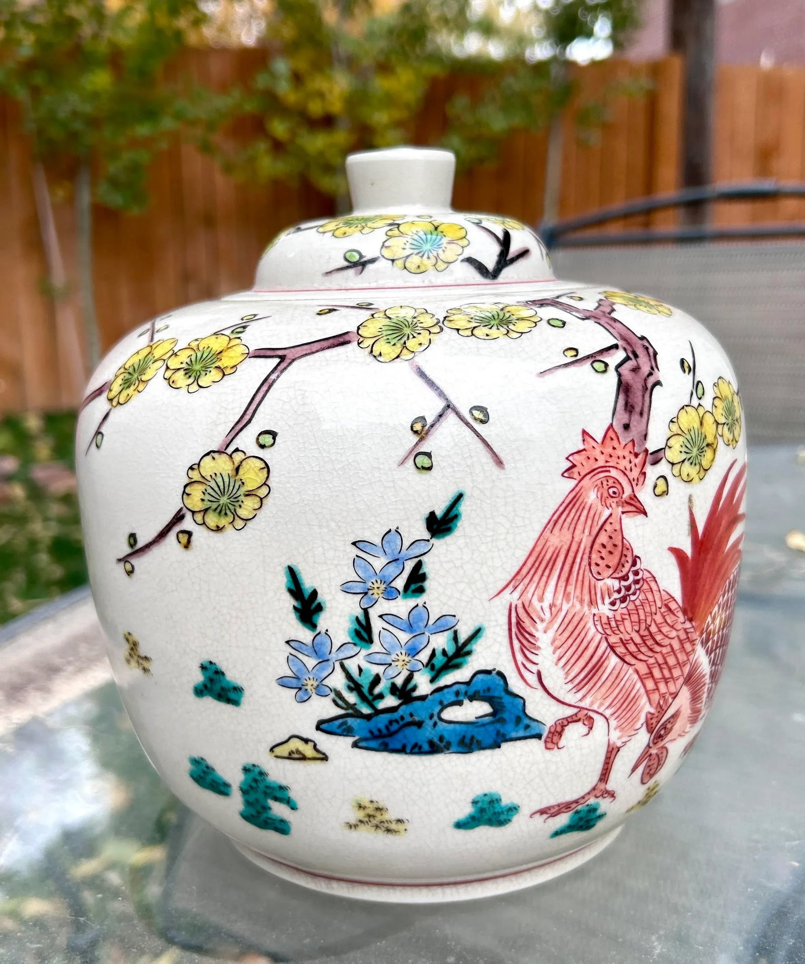 Vintage Chinoiserie Ceramic Porcelain Jar With Rooster, Hen and Flowers - 5