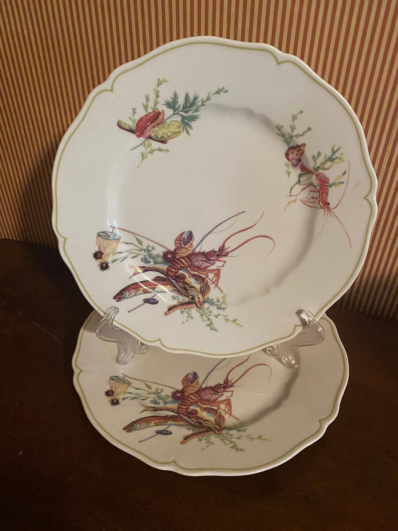 Mid 20th Century Set of 12 Havilland- Limoges Dinner Plates, Six Fish and Crustacean Designs - 2
