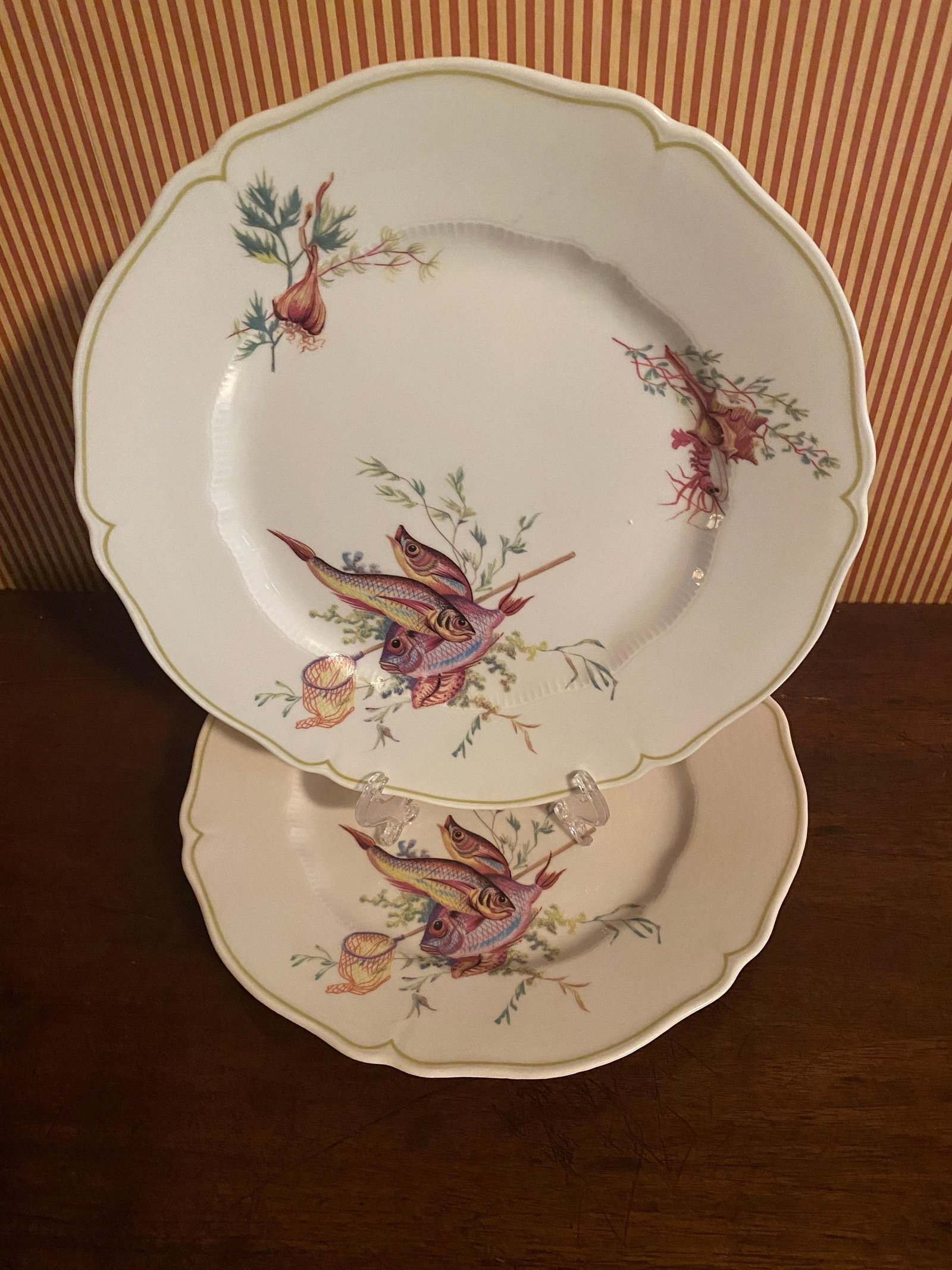 Mid 20th Century Set of 12 Havilland- Limoges Dinner Plates, Six Fish and Crustacean Designs - 4