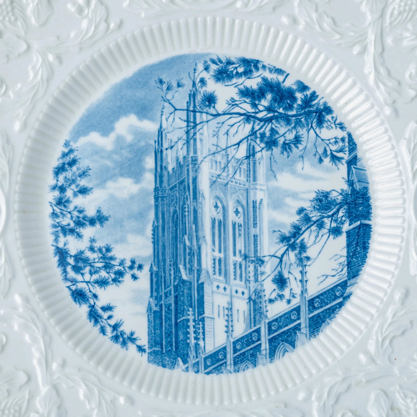 A Pair of Duke University Wedgwood Dinner Plates - 3