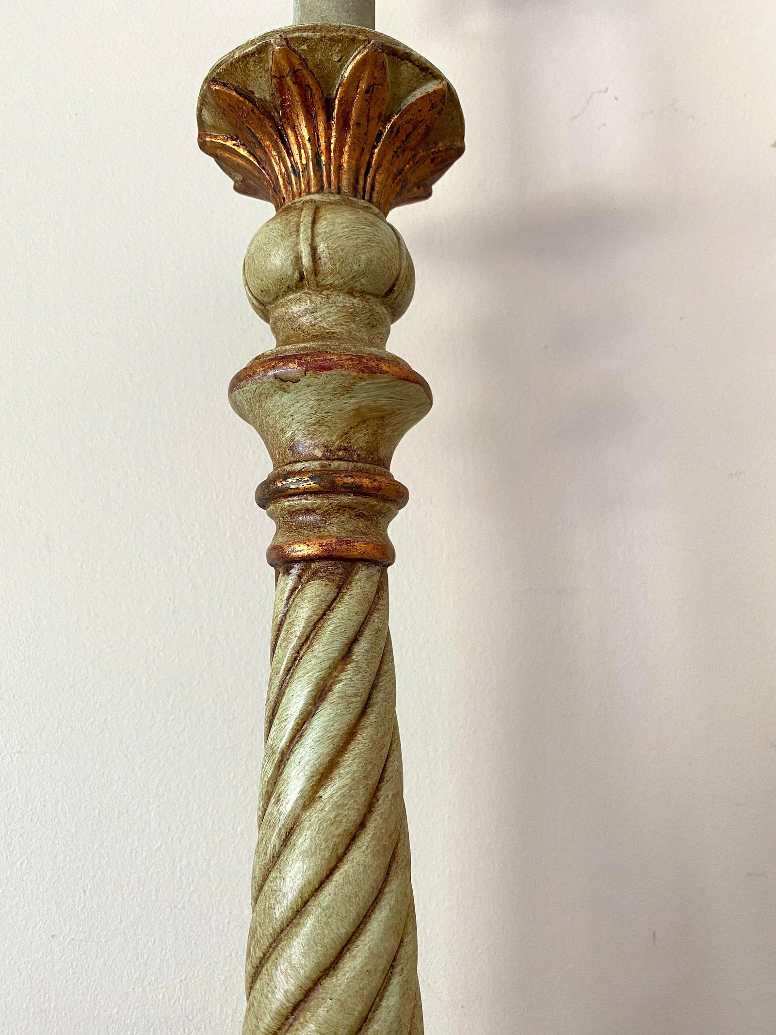 1990s Michael Berman Venetian Florentine Giltwood Style Table Lamp, Signed - 5
