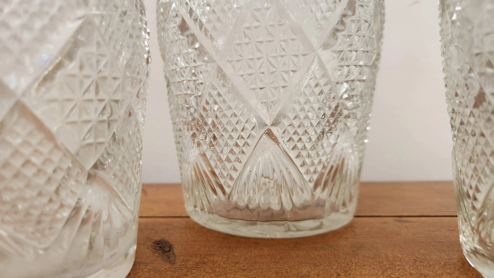 Set of 3 Antique Late 19th Century Brilliant Cut Glass Decanters With Ball Stoppers and Loop Handles - 7