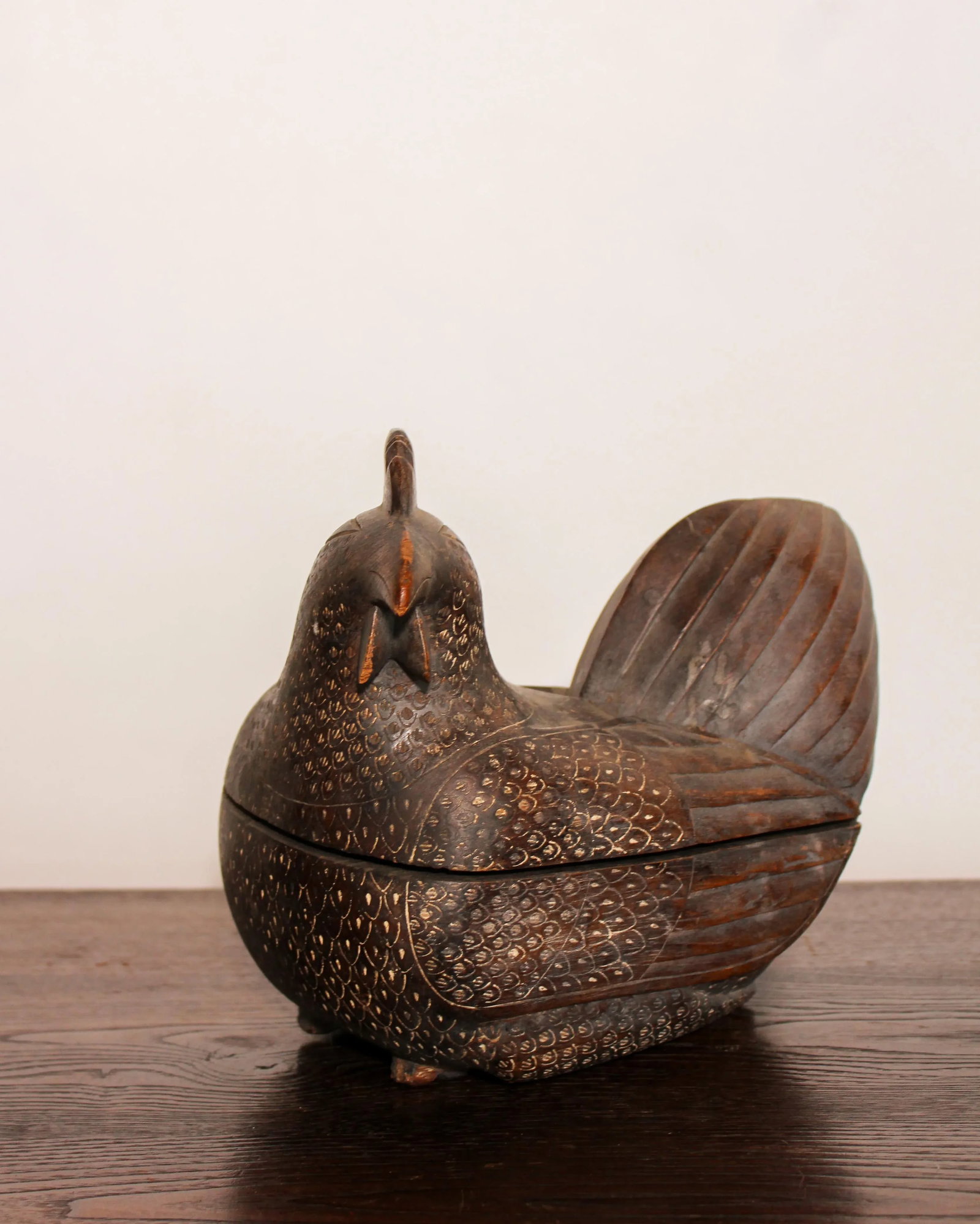 Early 20th Century Northern Thailand Hand-Carved Wooden Rooster Container With Interior Cavity - 2