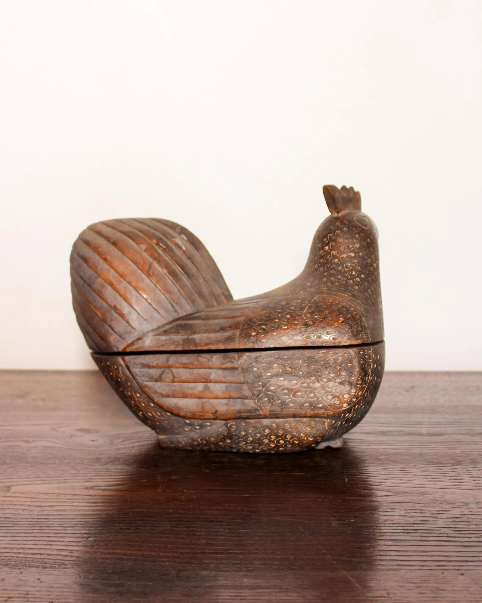 Early 20th Century Northern Thailand Hand-Carved Wooden Rooster Container With Interior Cavity - 3