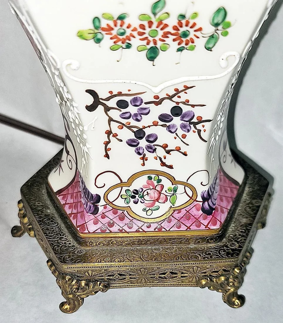 1920s Famille Rose Samson Crested Table Lamp - 5