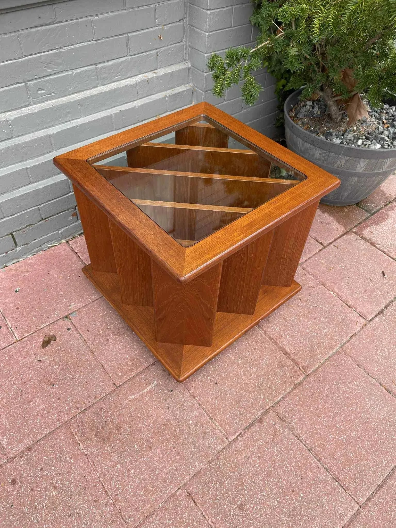 1960s Retro Vintage Teak Coffee Table & Magazine Rack - 3