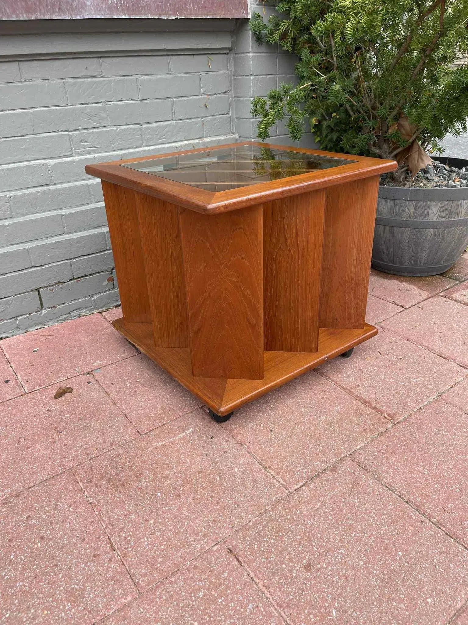 1960s Retro Vintage Teak Coffee Table & Magazine Rack - 6