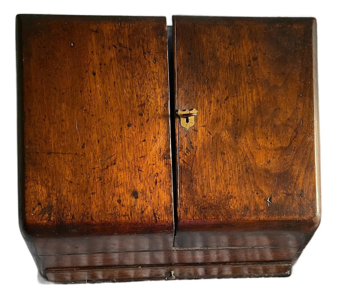 Antique English Letter Box With Lock and Key (1 of 10)