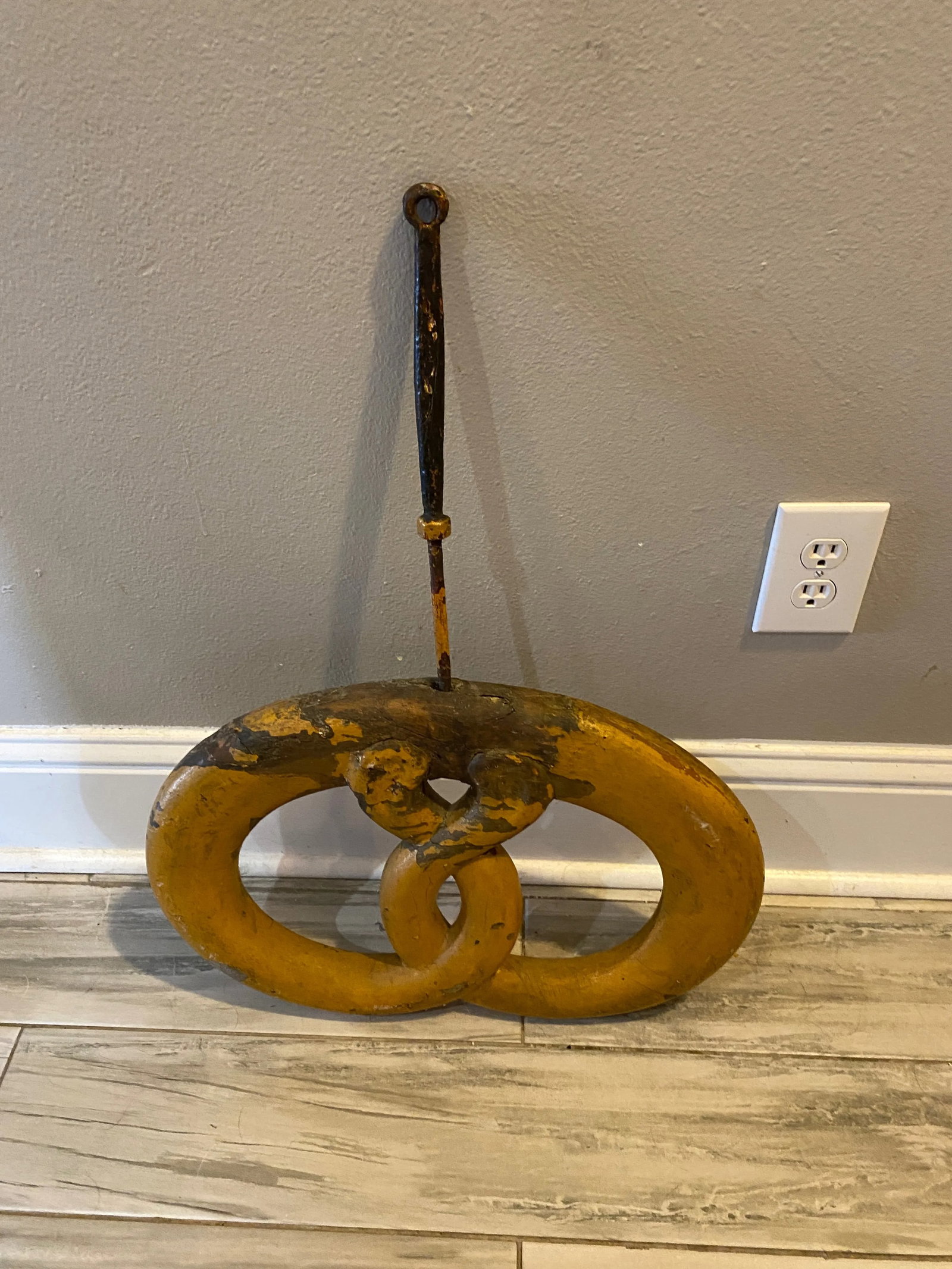 20th Century American Exterior Bakery Carved Wooden Pretzel Trade Sign - 2