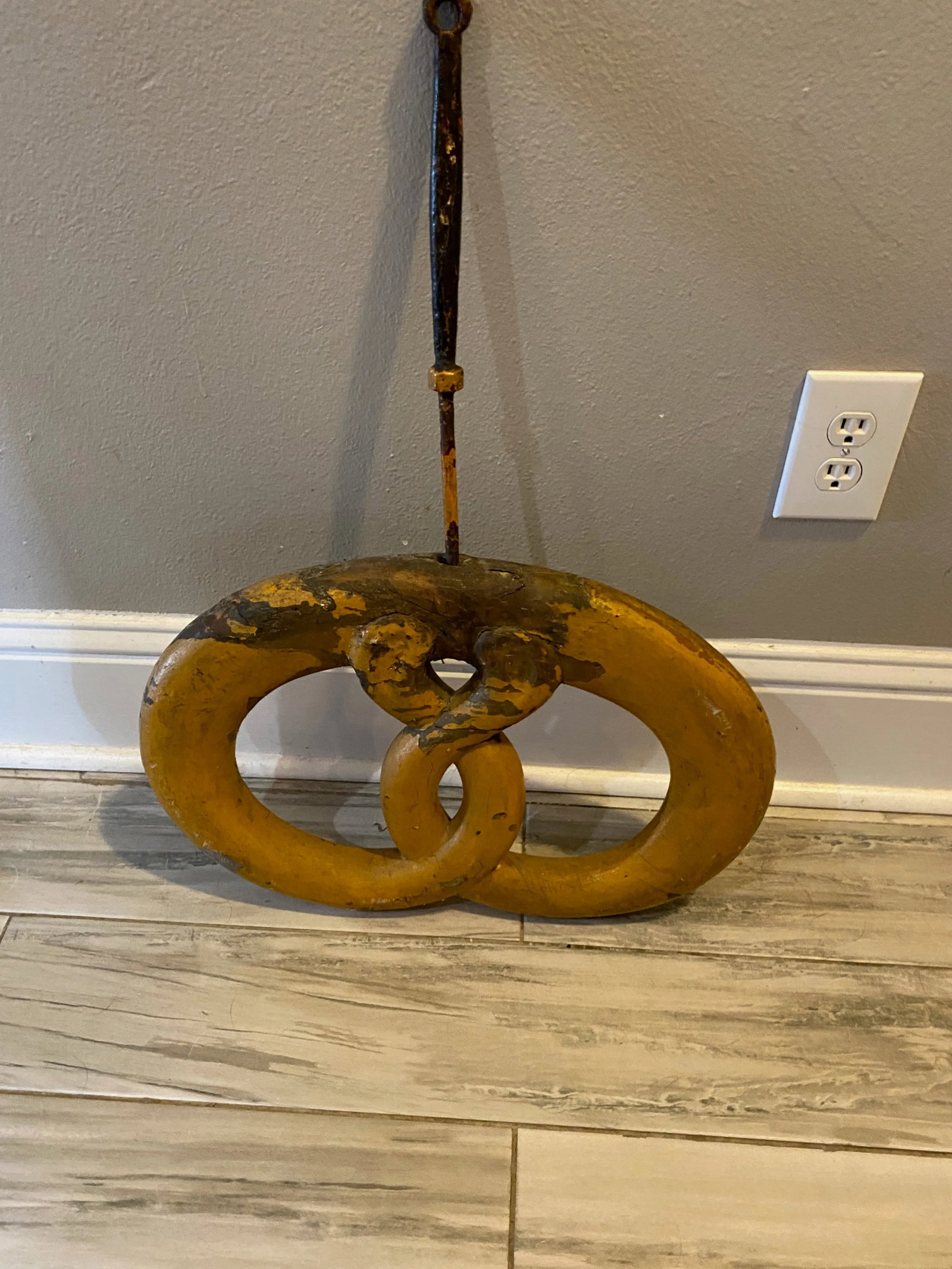 20th Century American Exterior Bakery Carved Wooden Pretzel Trade Sign - 5