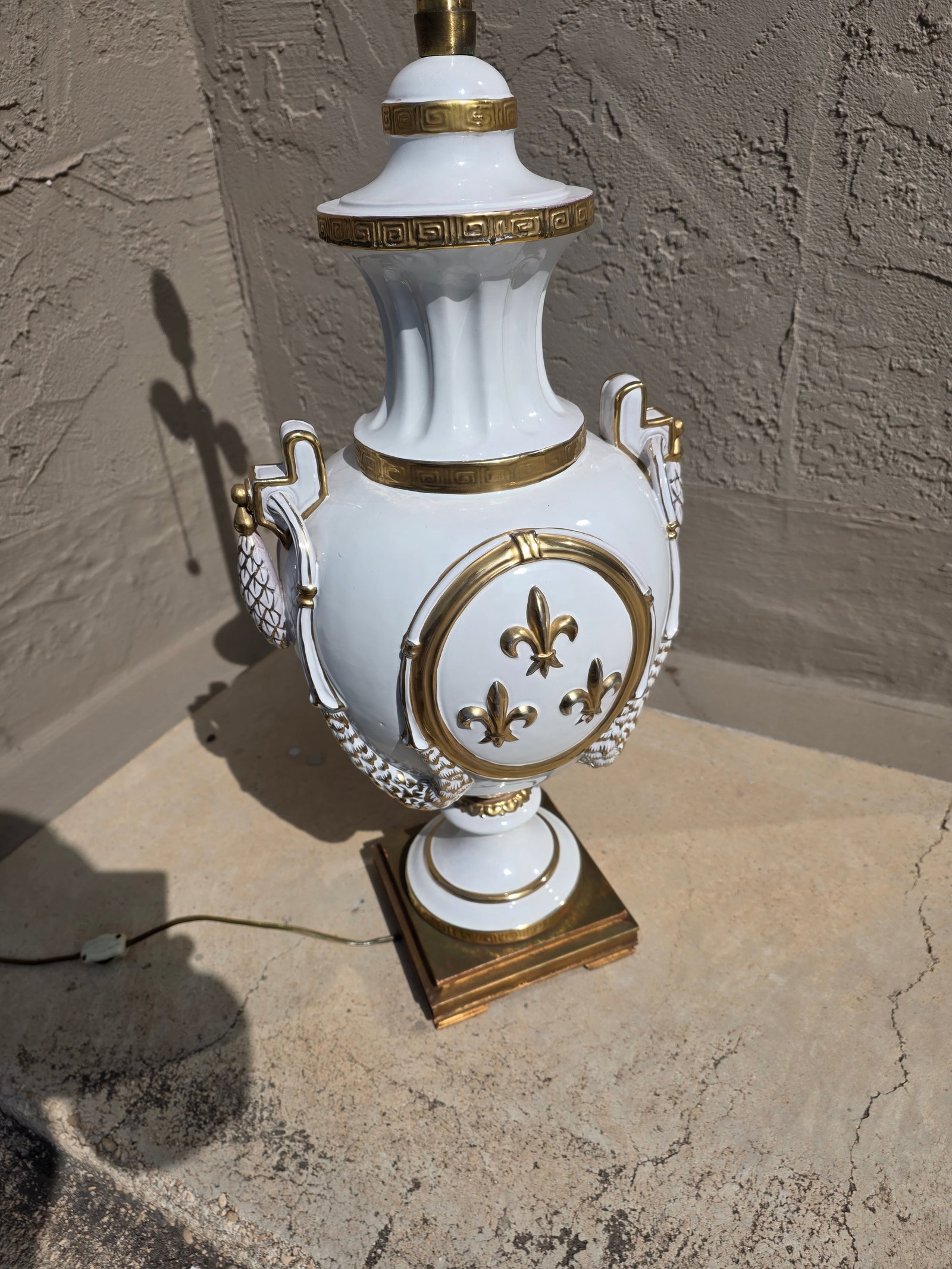 Flour De Lis Marboro Lamp - 5