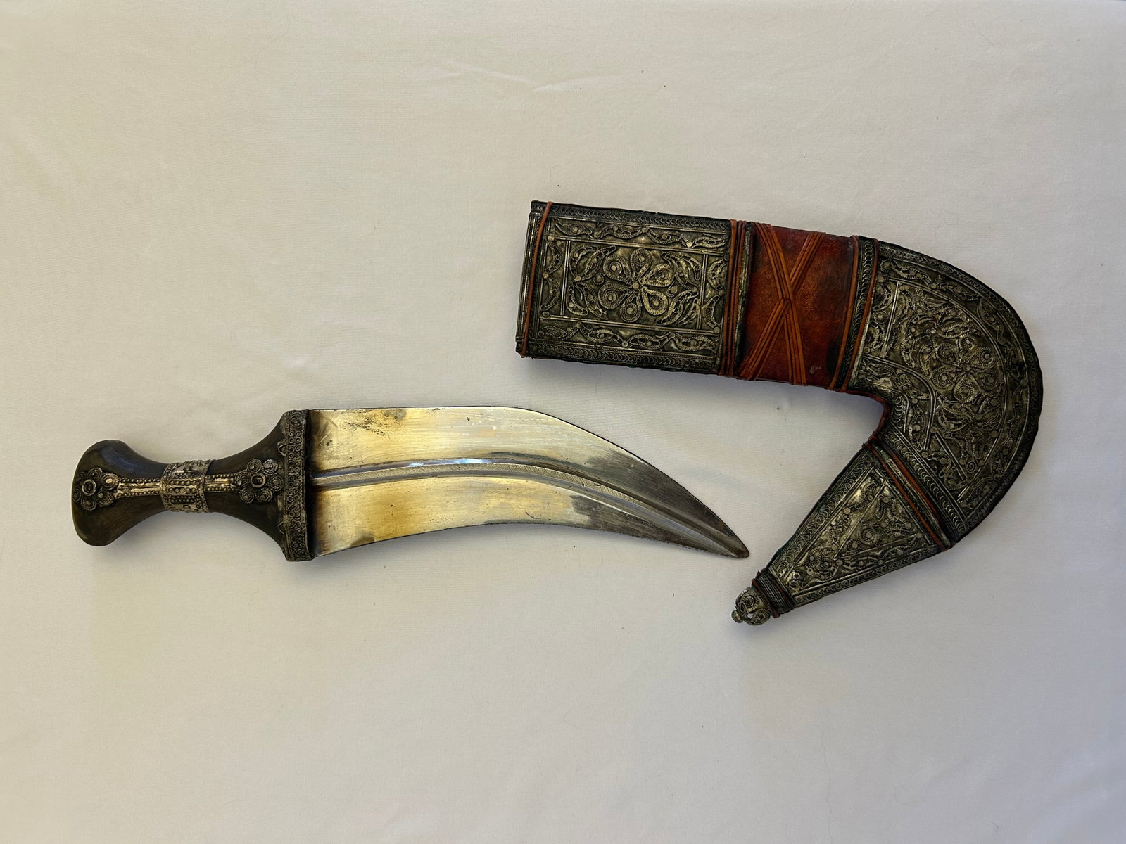 Omani Ceremonial Dagger (Khanjar), Circa 1940-1960 - 5