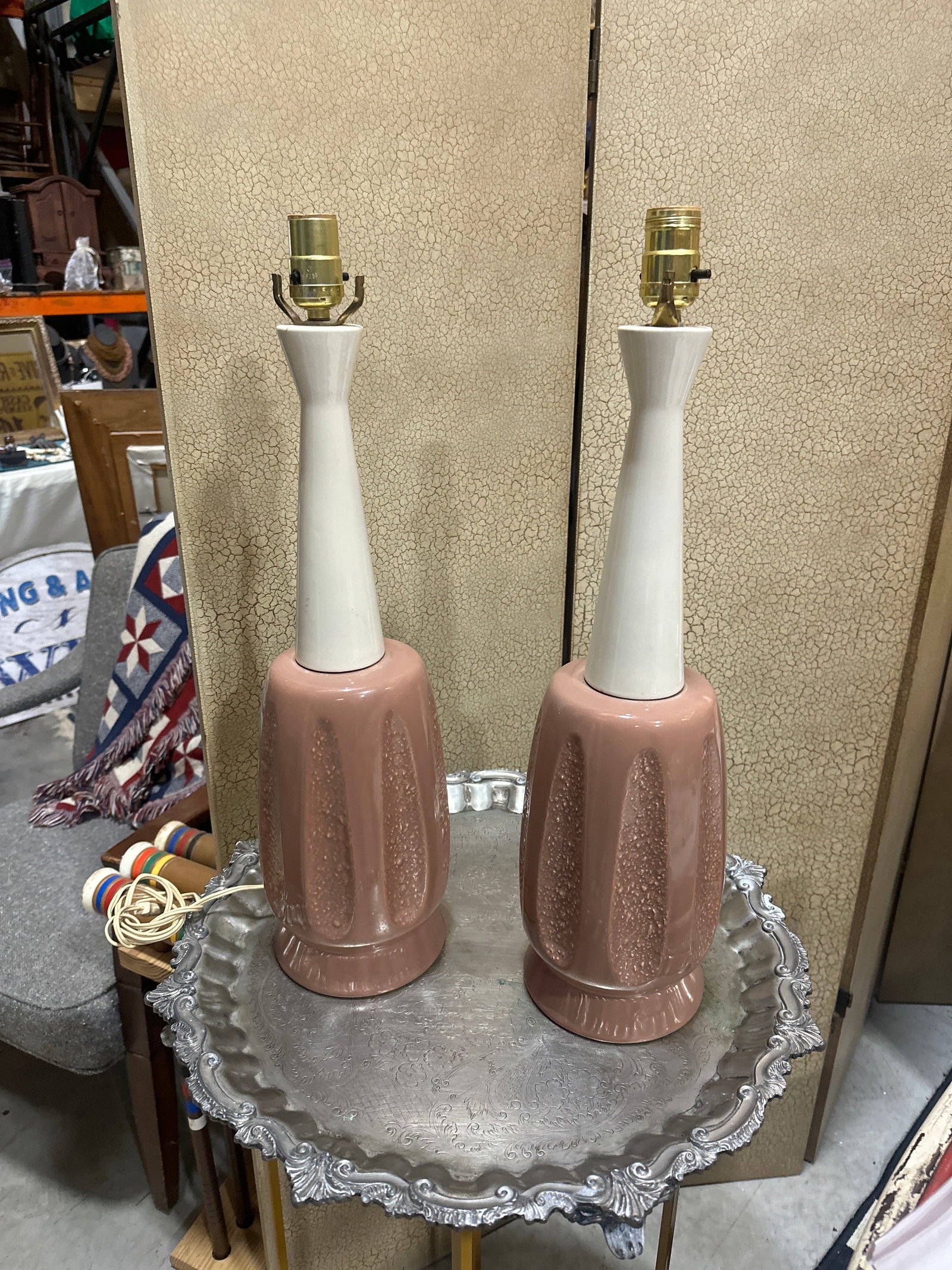 1970s Pair of Light Pink Ceramic Mid-Century Modern Table Lamps - 4