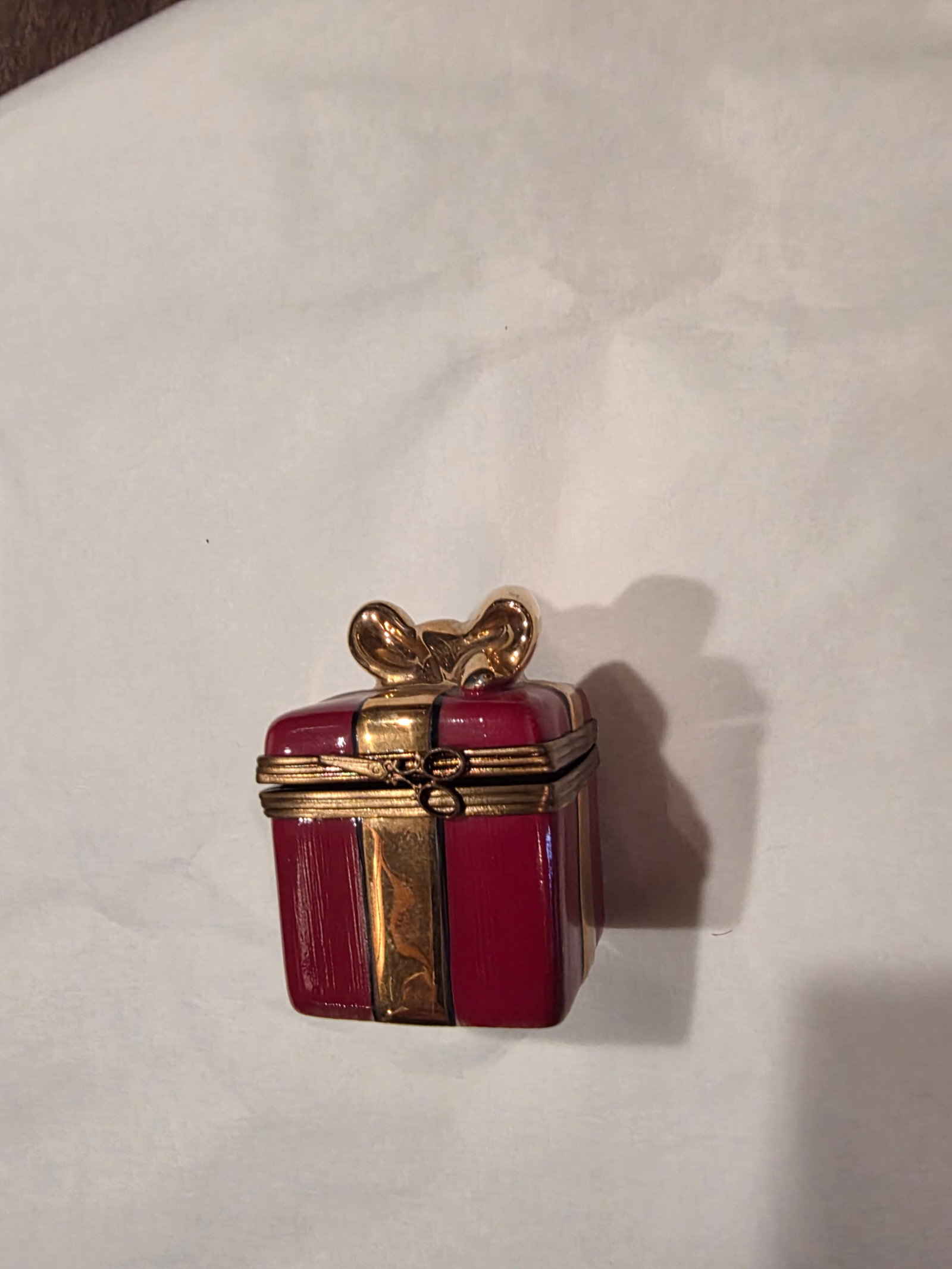 Small Limoges Porcelain Christmas or Gift Box - 6