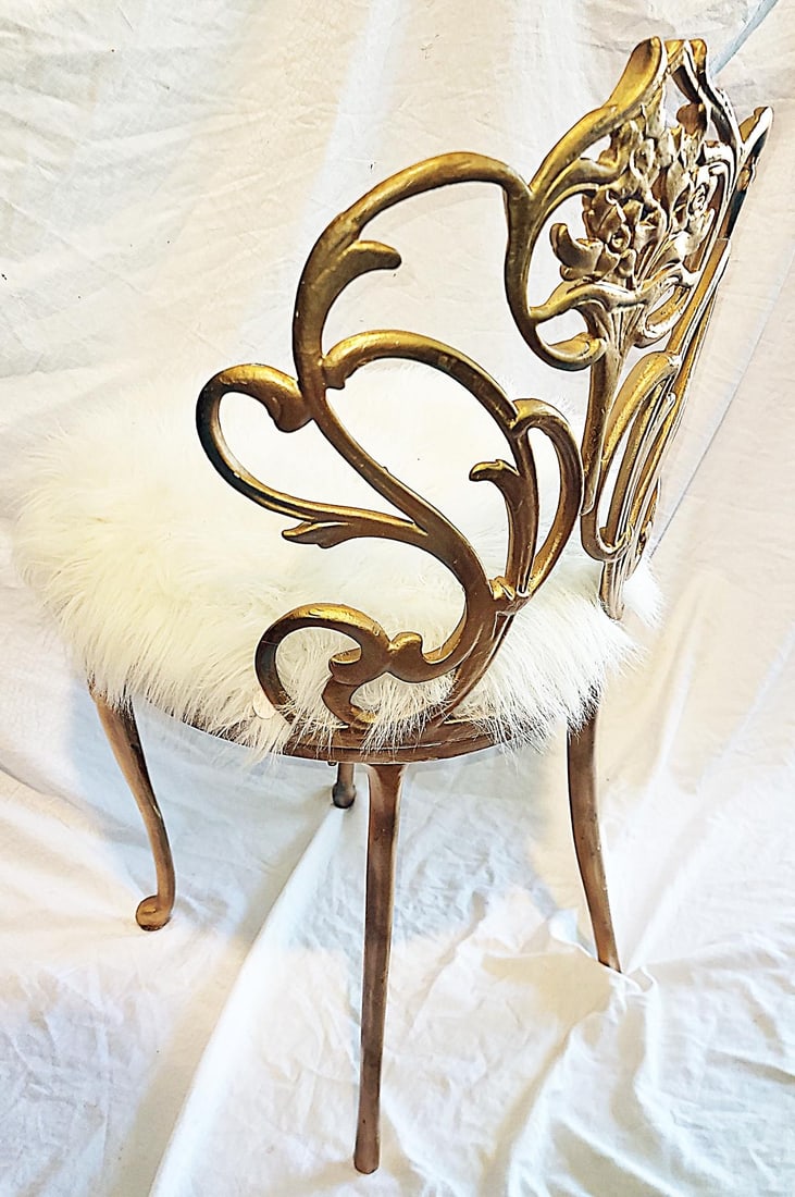 1950s Gilt Metal Vanity Chair - 6