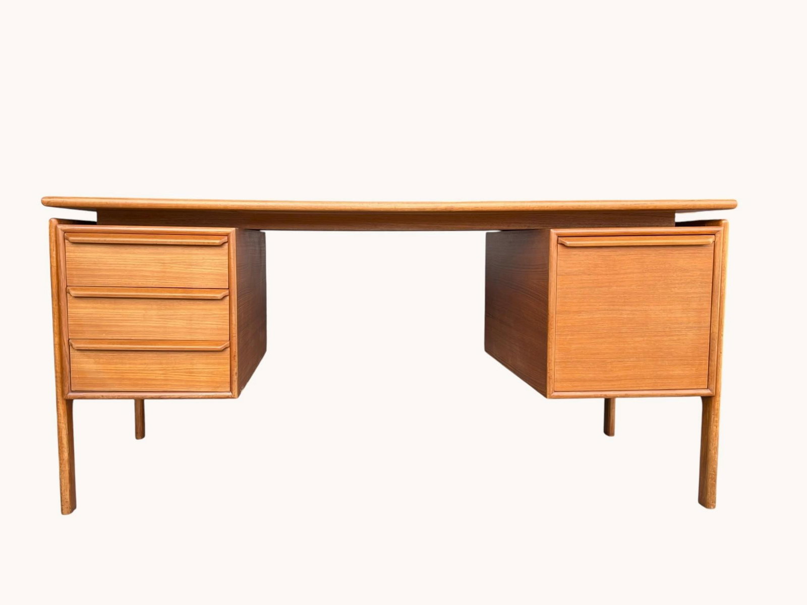 1960s Danish Modern Teak Floating-Top Desk With Pedestal Base and Drawers - 3