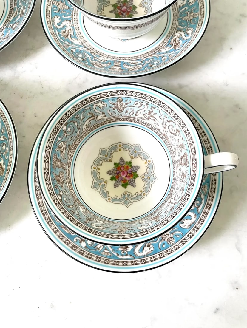 Vintage Wedgwood Florentine Pattern Tea Cup and Saucer Set - Set of 6 - 4