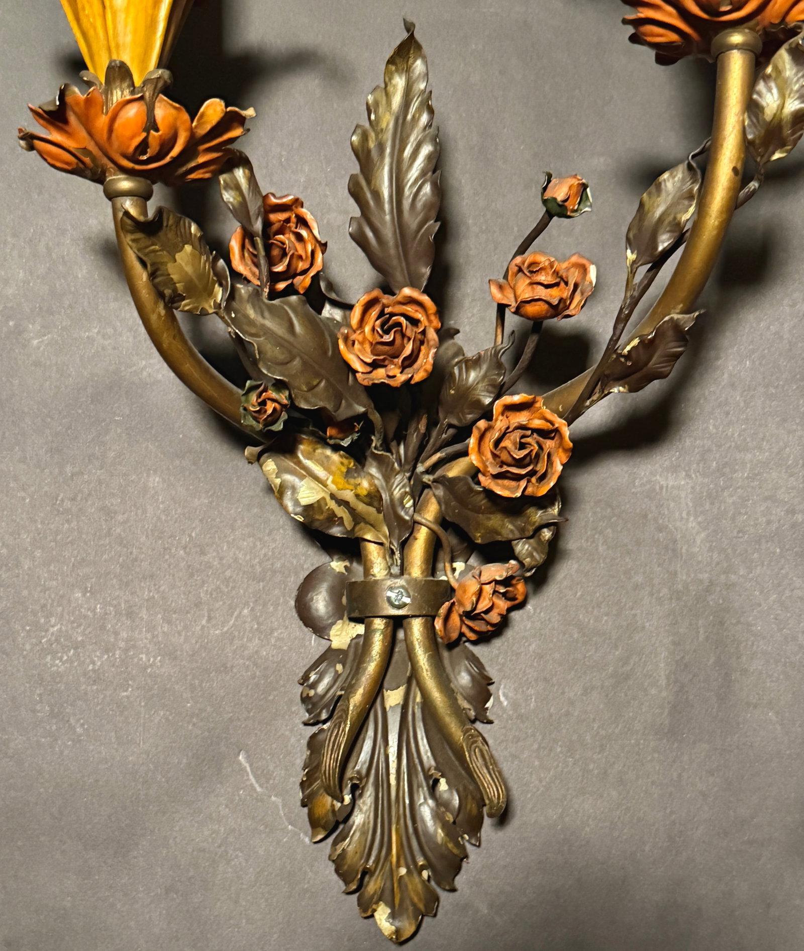 Early 20th Century Attributed to Edward F. Caldwell & Co. Pair of Painted Tole Floral Wall Sconces - 5