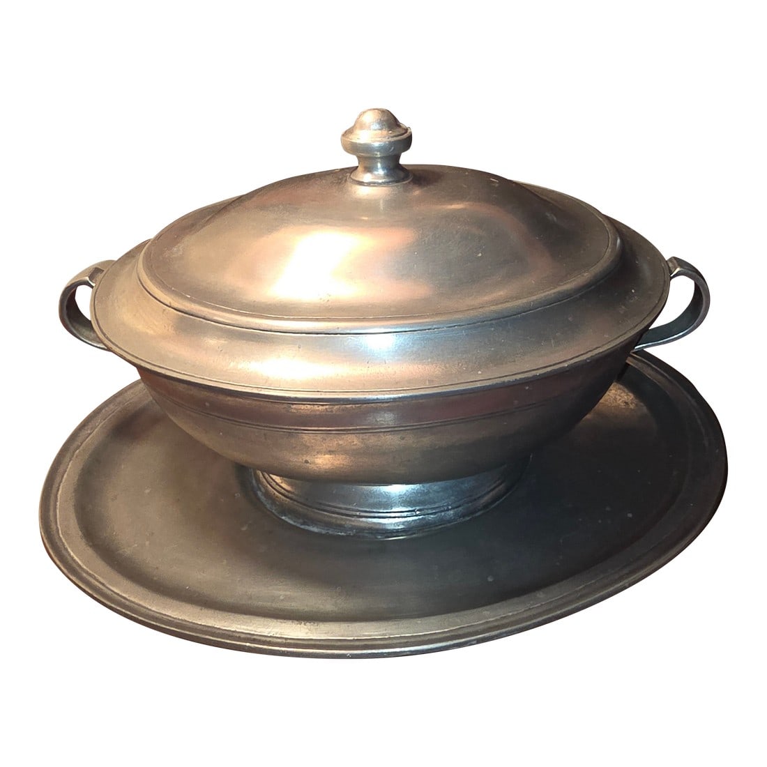 Italian Cosi Tabellini Pewter Tureen Set: Beautiful classic Pewter Tureen made by Cosi Tabellini. Condition: Alterations: Original Condition Unaltered Imperfections: Some Imperfections Condition Notes: A few little imperfections on one side.