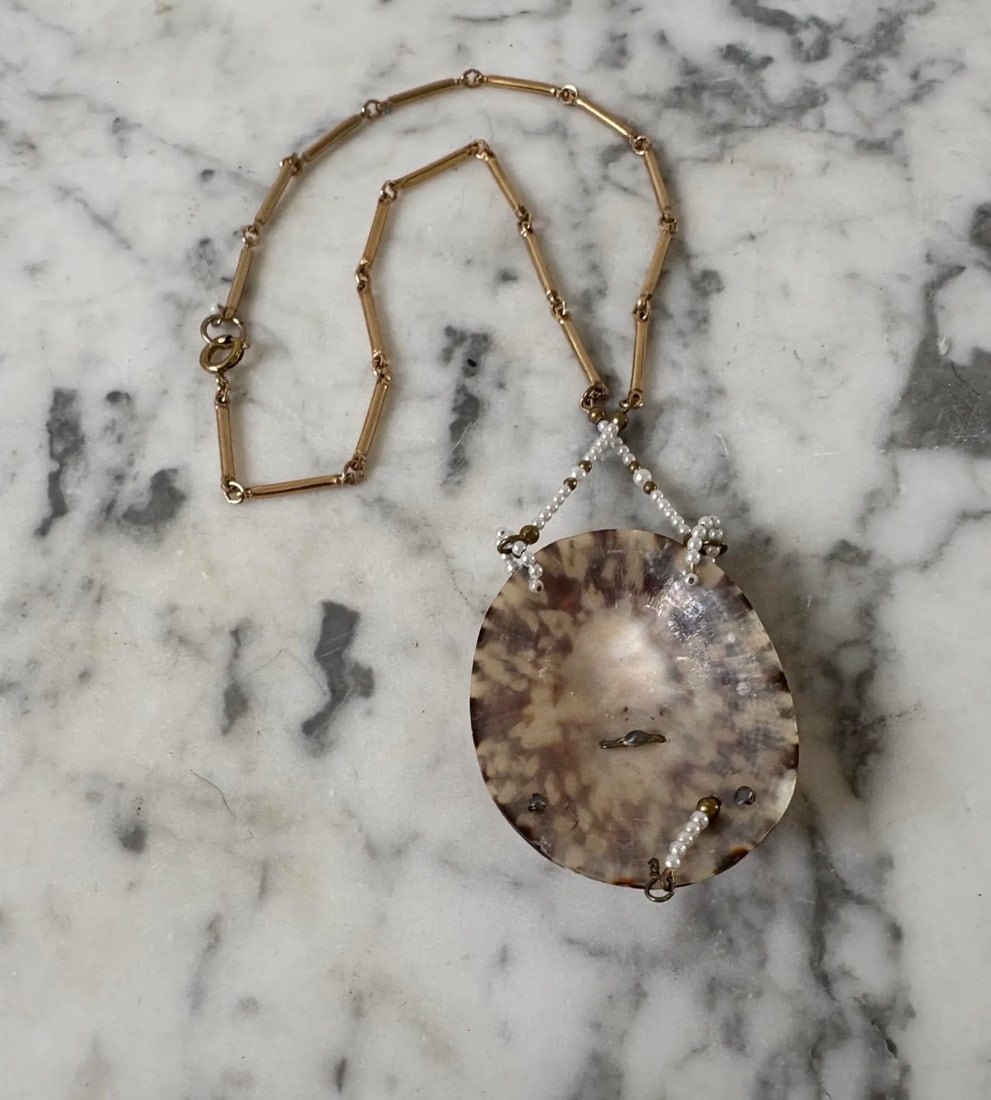 1990s Gold Plated Chain Necklace With Pearls and Goldtone Spacers Over Limpet Shell - 5