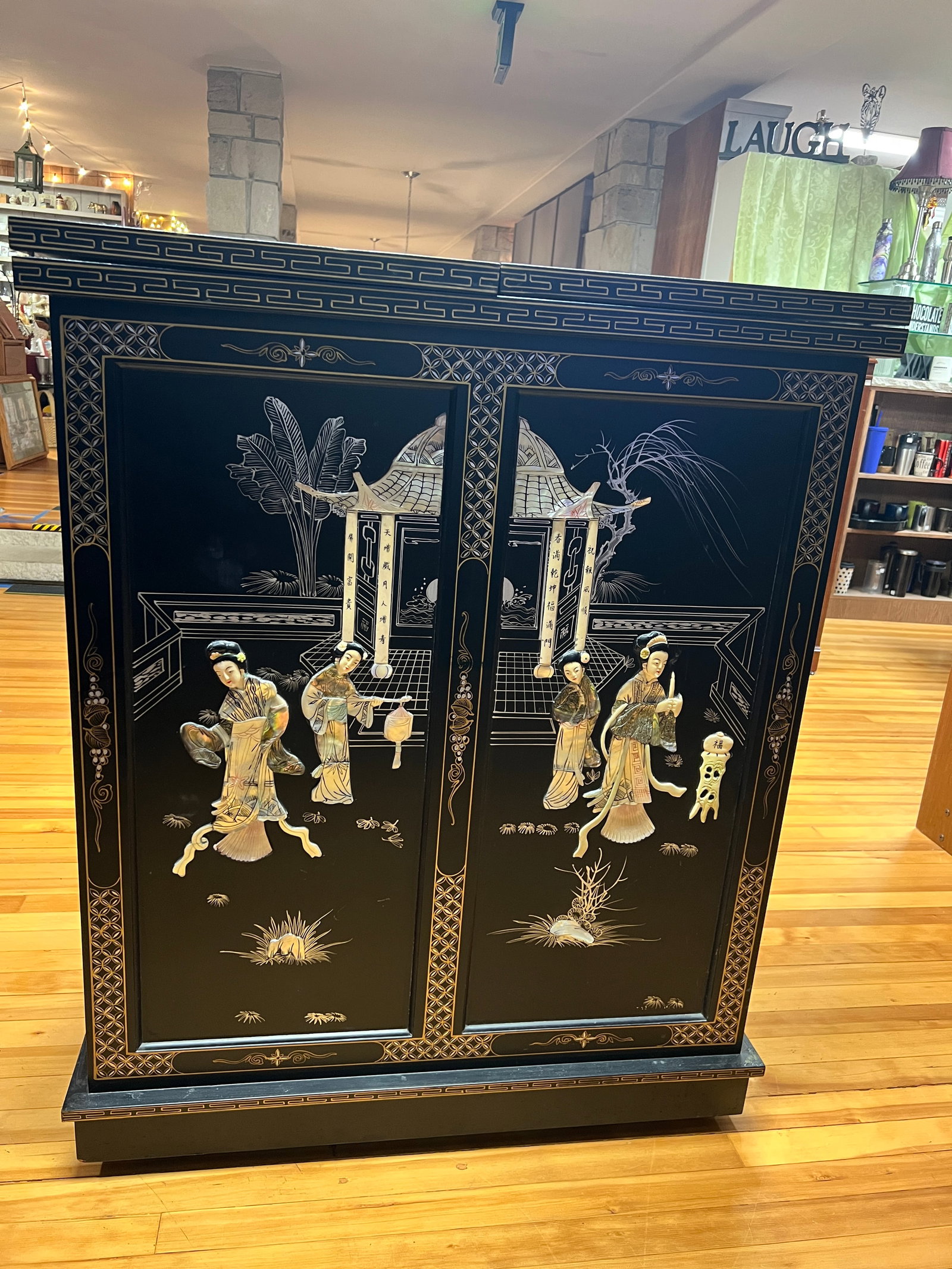 Vintage Chinese Export Black Lacquer Mother-of-Pearl Folding Bar Cabinet, C. 1950s - 6