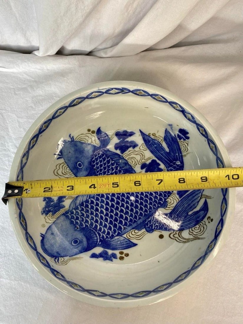 Japanese Edo Period Imari Bowl With Koi Motif, Circa 1780–1820 - 10