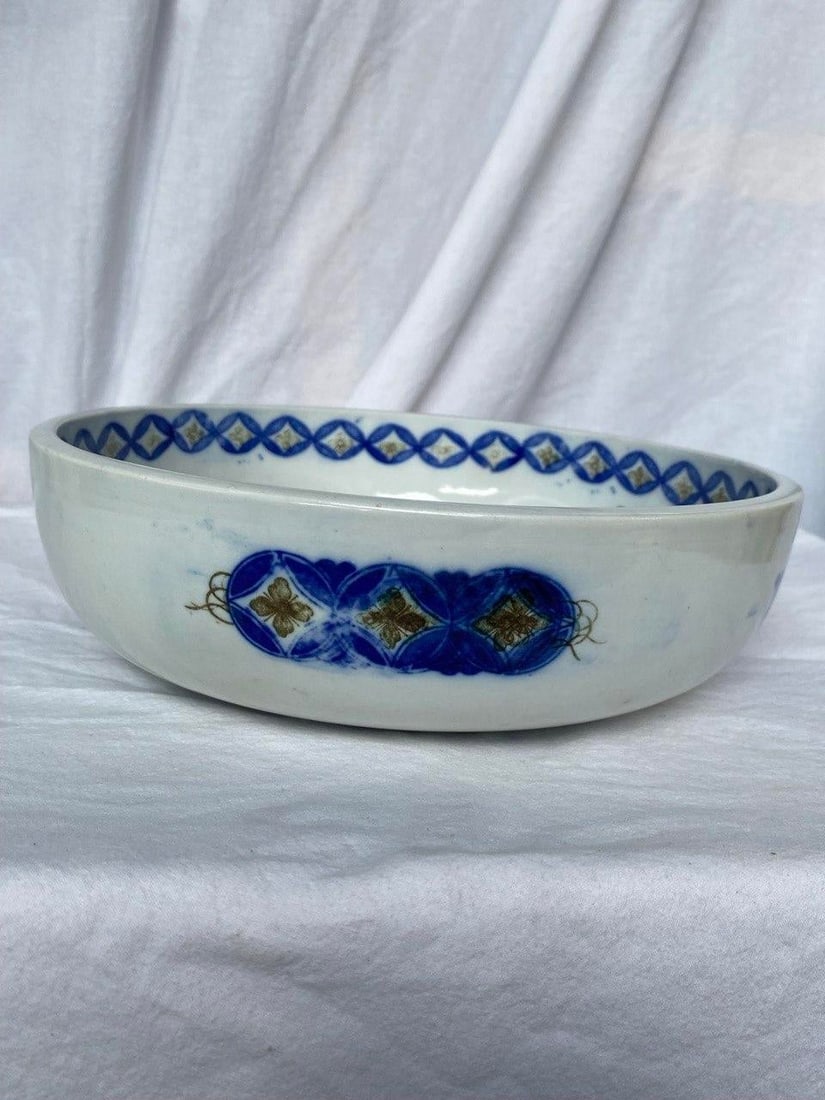 Japanese Edo Period Imari Bowl With Koi Motif, Circa 1780–1820 - 5