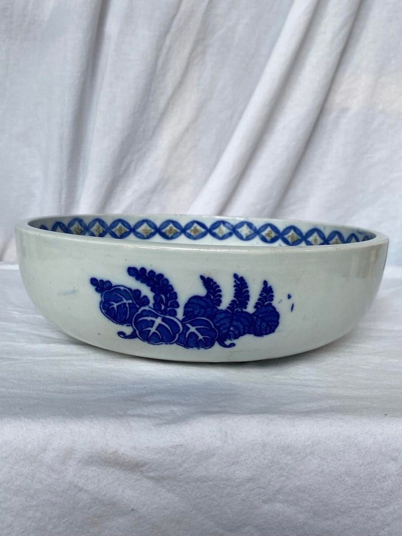 Japanese Edo Period Imari Bowl With Koi Motif, Circa 1780–1820 - 6