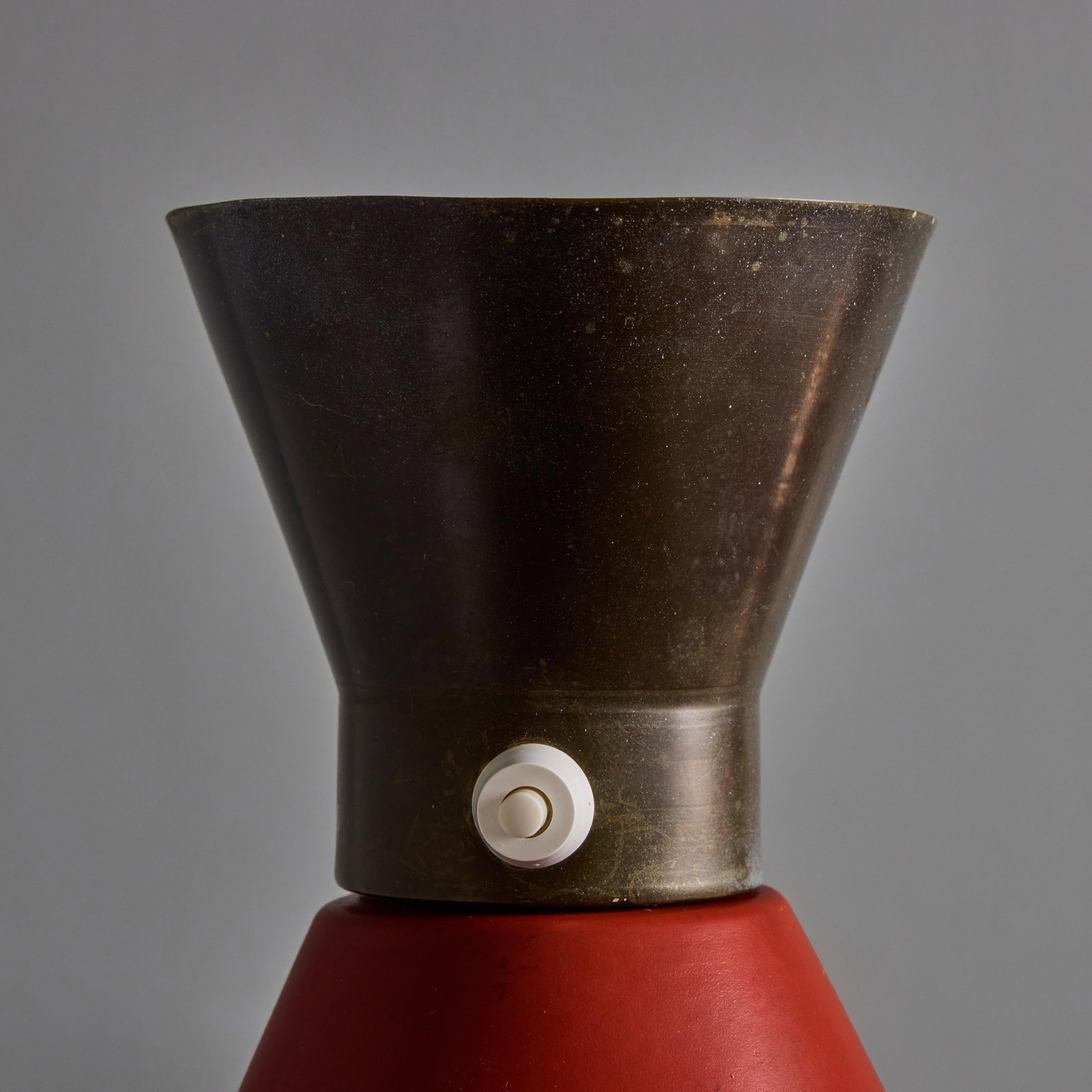 1960s Large Red and Grey Diabolo Articulating Wall Lamp Attributed to Pierre Guariche - 13