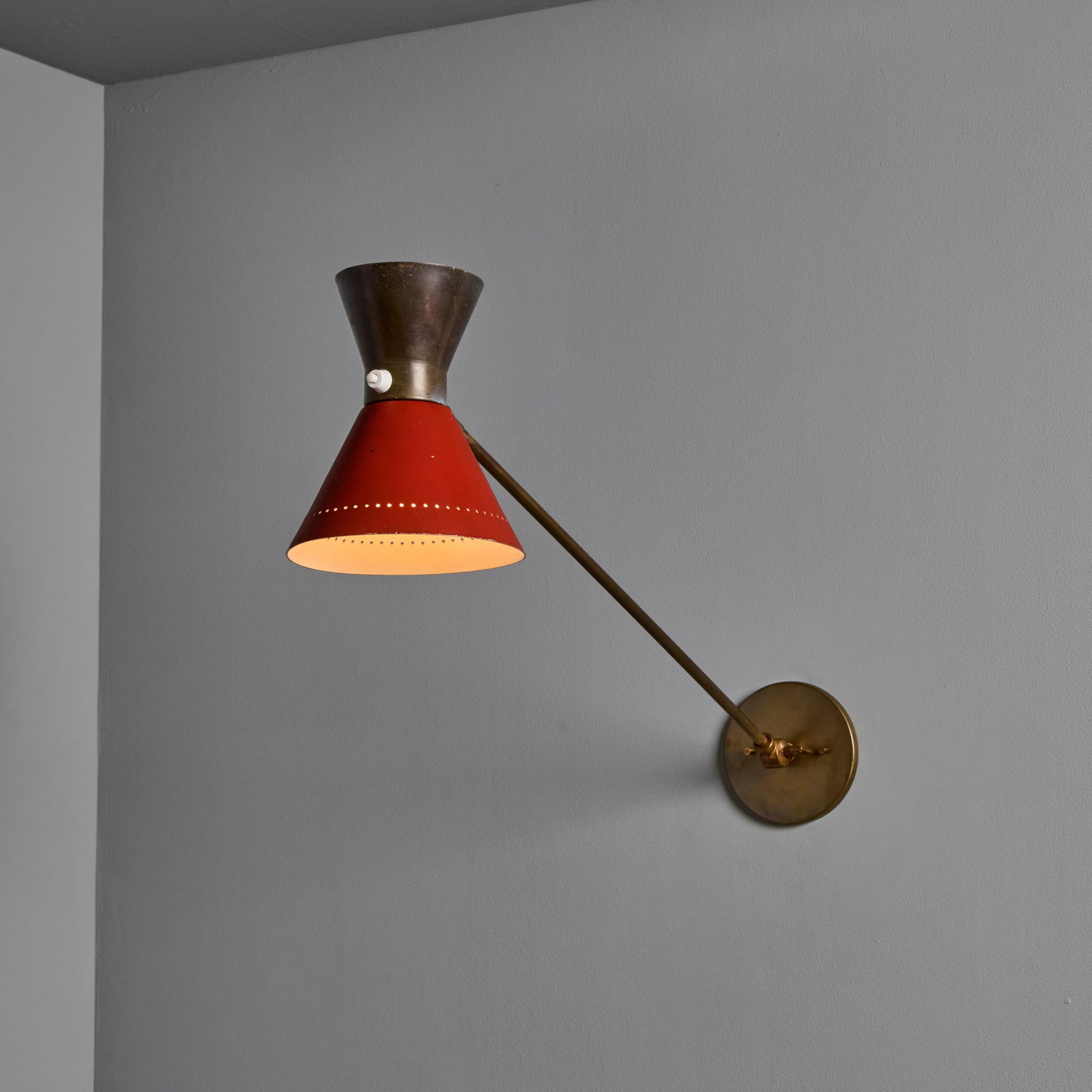 1960s Large Red and Grey Diabolo Articulating Wall Lamp Attributed to Pierre Guariche - 3