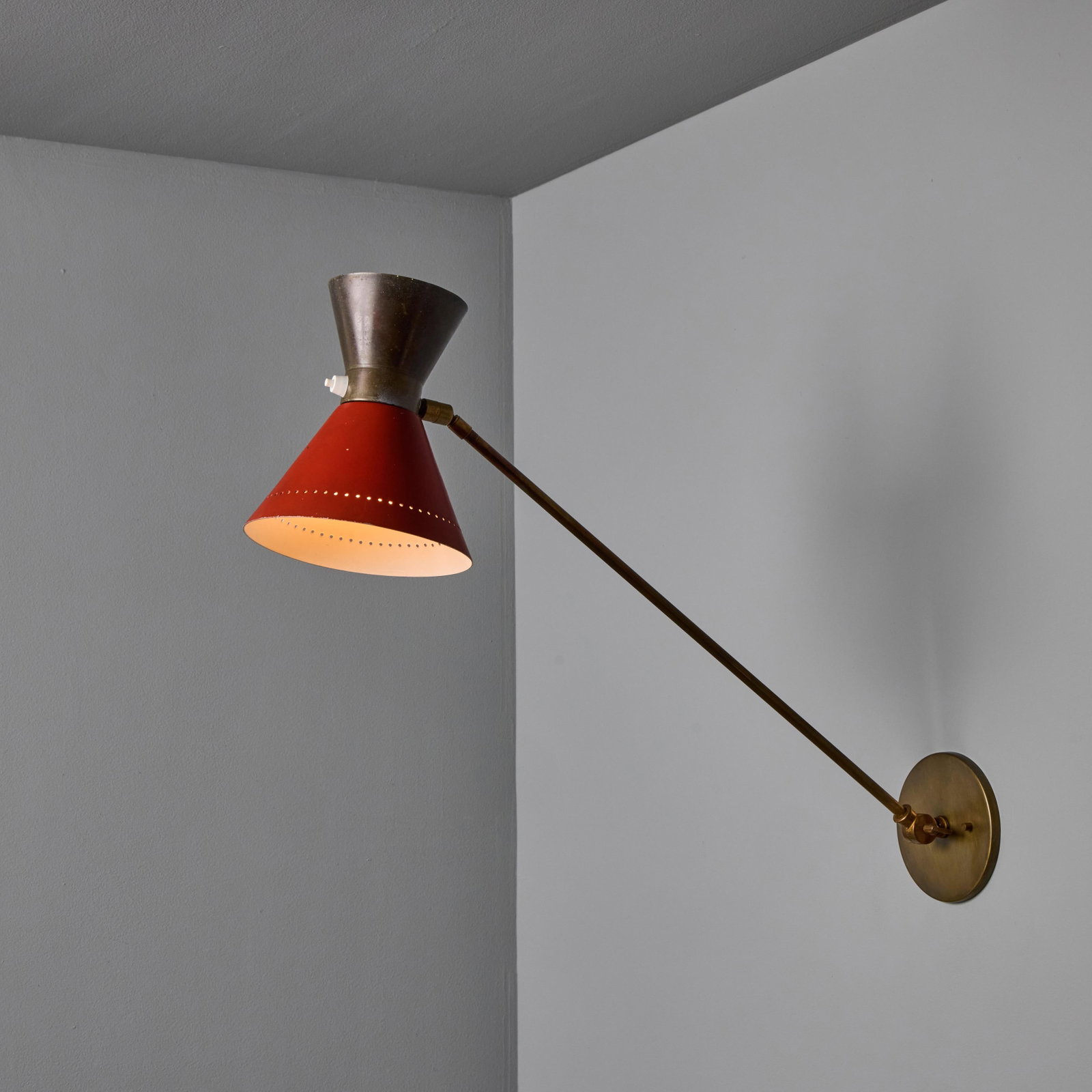 1960s Large Red and Grey Diabolo Articulating Wall Lamp Attributed to Pierre Guariche - 4