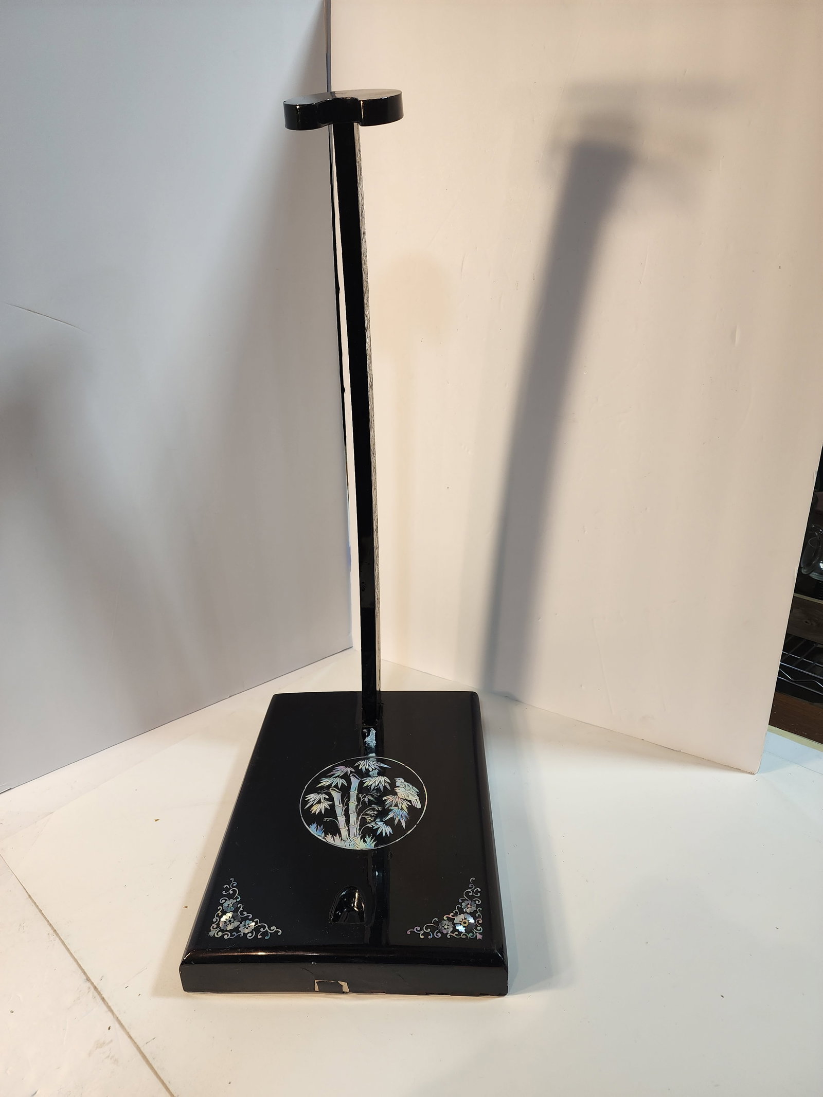 Antique Japanese Sword Stand: Black Lacquer With Abalone Inlay - 3