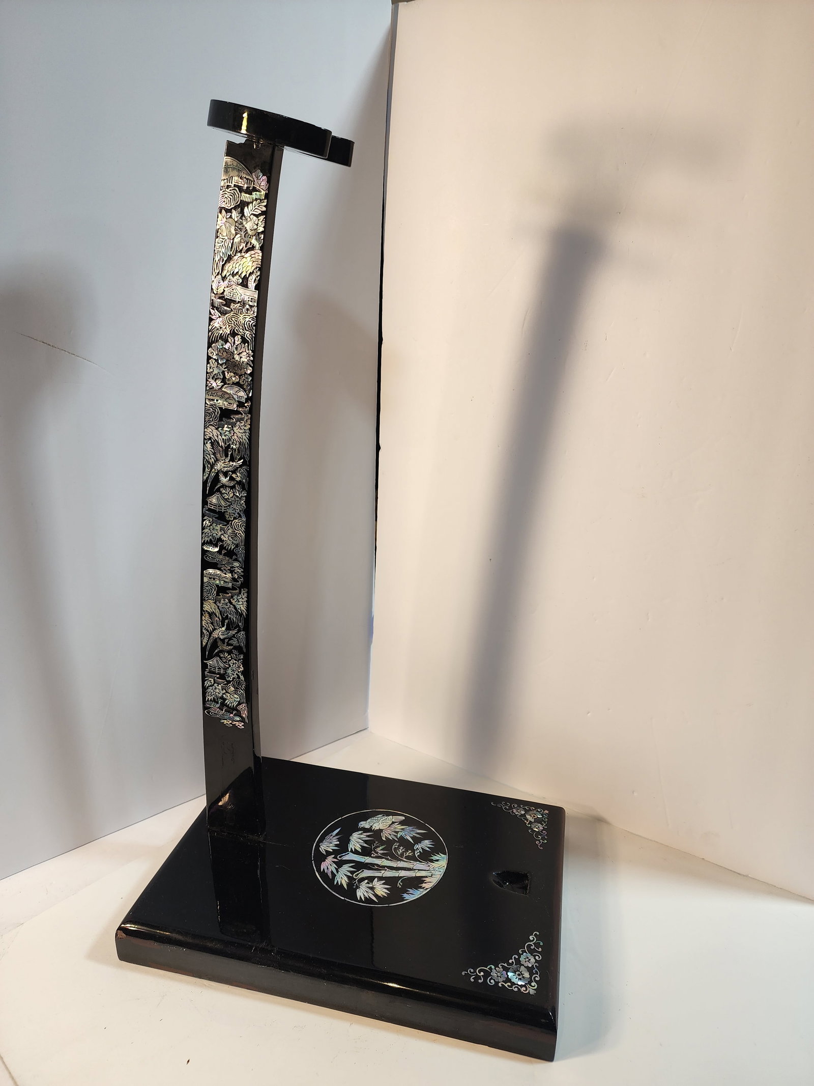 Antique Japanese Sword Stand: Black Lacquer With Abalone Inlay - 4