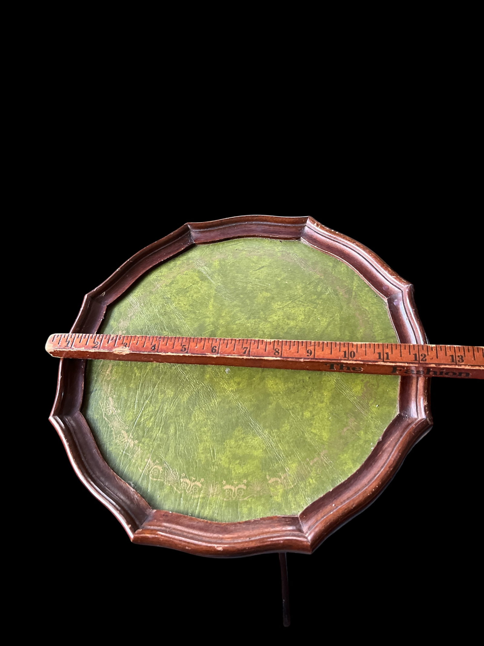 Vintage Mahogany & Green Leather-Topped Drinks Table With Scalloped Gallery - 6