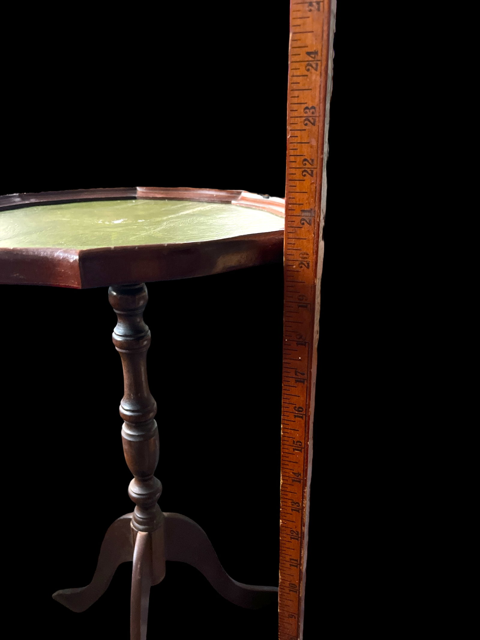 Vintage Mahogany & Green Leather-Topped Drinks Table With Scalloped Gallery - 7