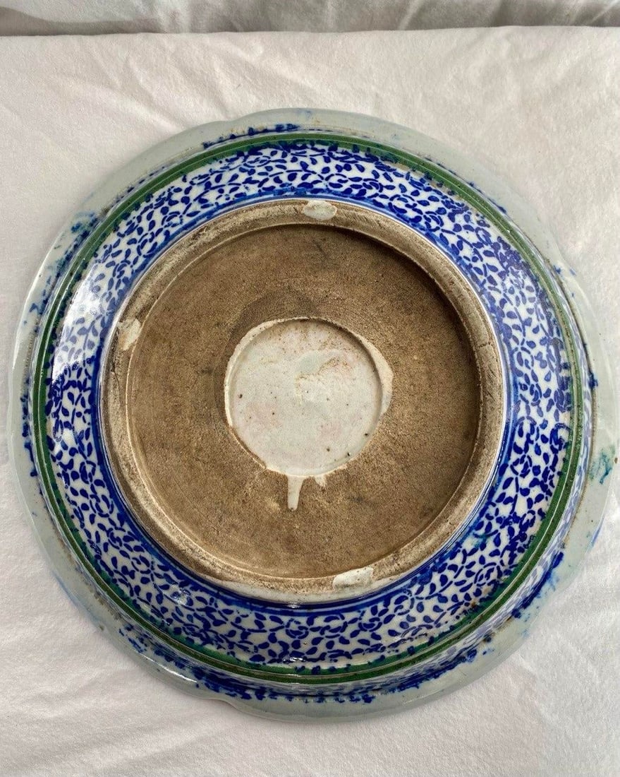 19th Century Japanese Imari Porcelain Wash Basin With Sho-Chiku-Bai Motif - 12
