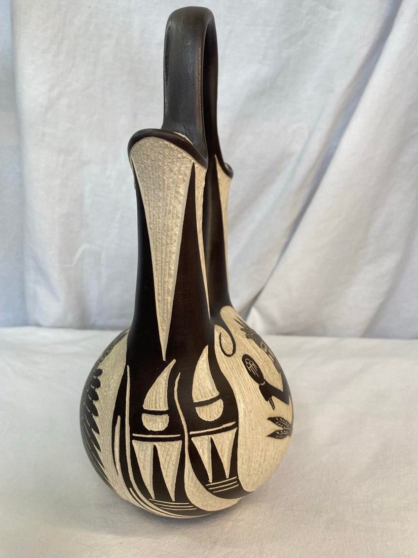 Arthur Lucario (Acoma / Laguna Pueblo) Wedding Vase – Hand Etched Redware Ceramic – - 6
